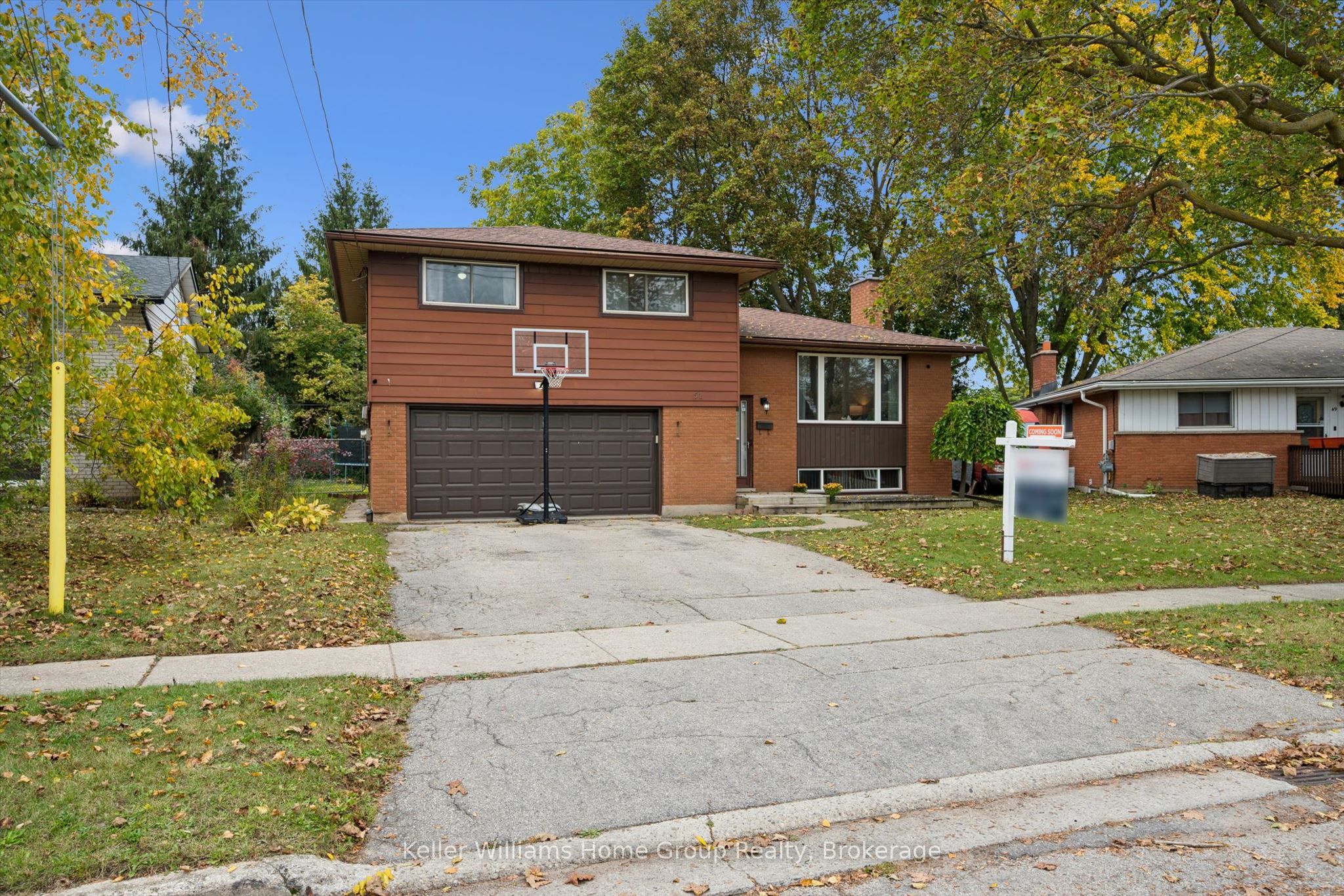 51 Lonsdale Drive Property Photo 4