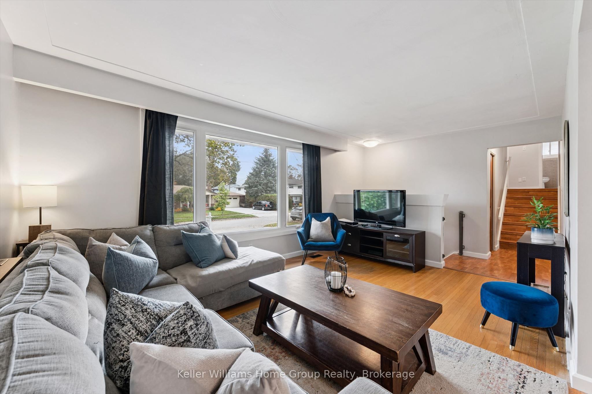 51 Lonsdale Drive Property Photo 8