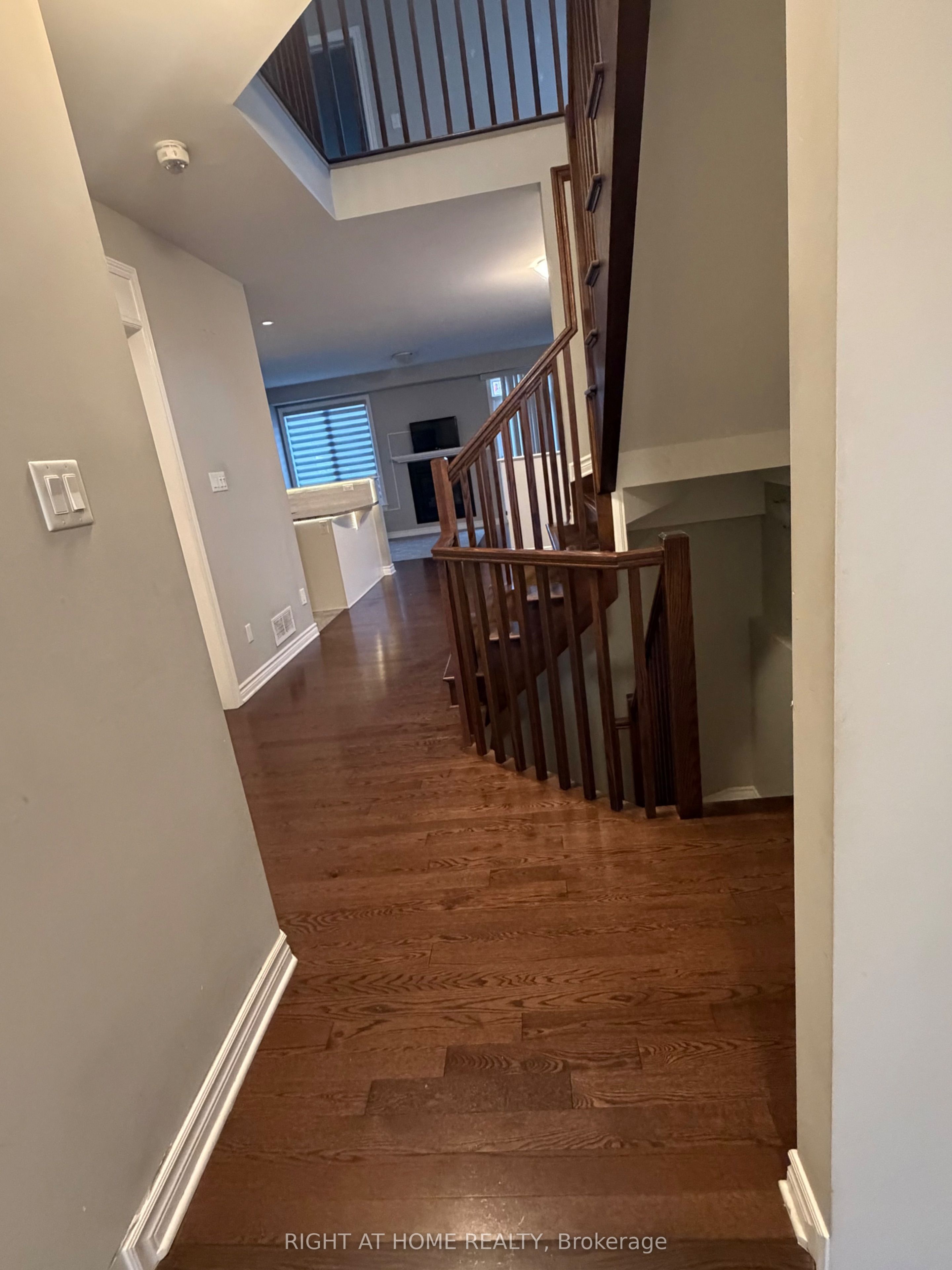 1071 Cobble Hill Drive Property Photo 3