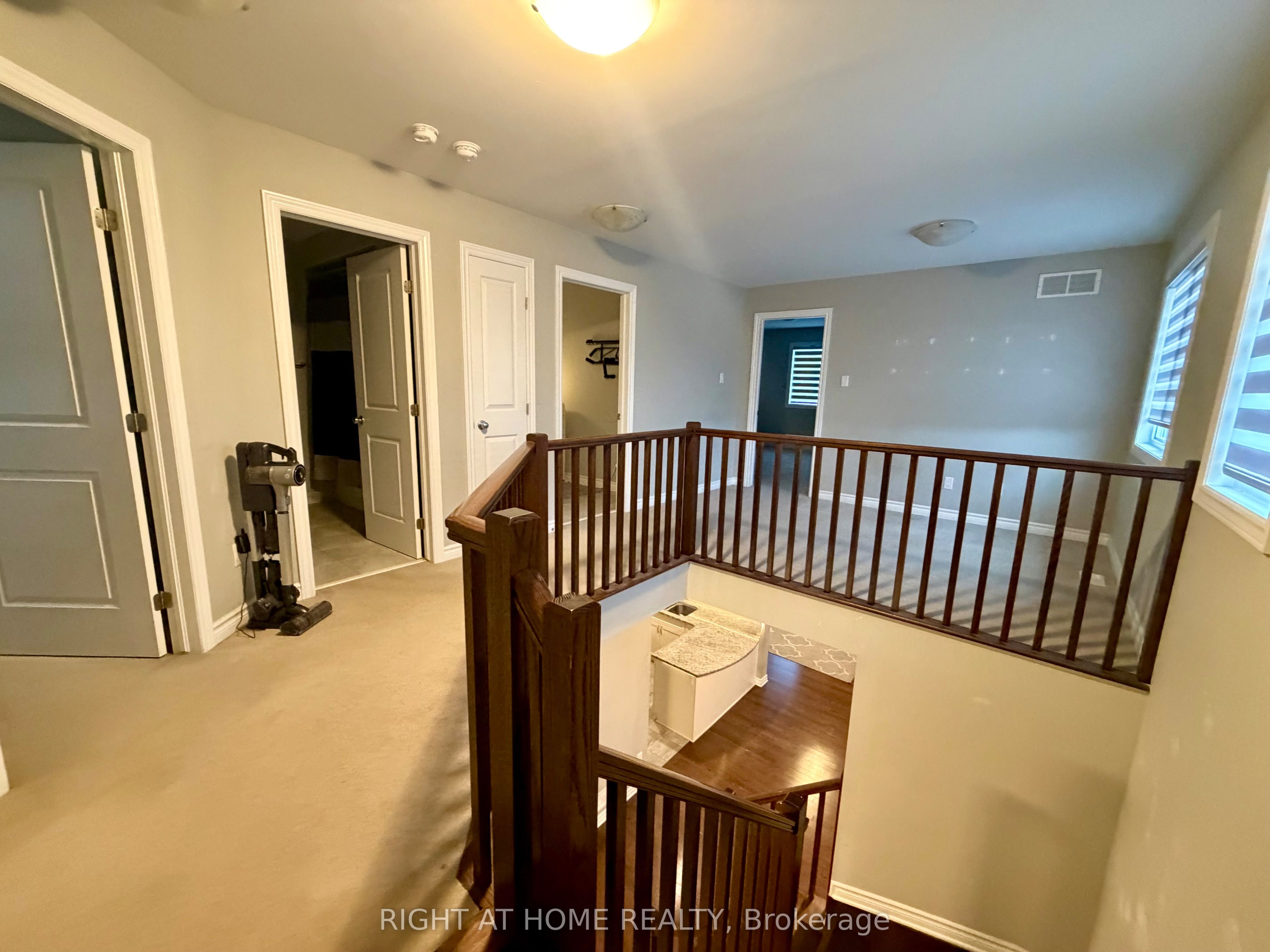 1071 Cobble Hill Drive Property Photo 10