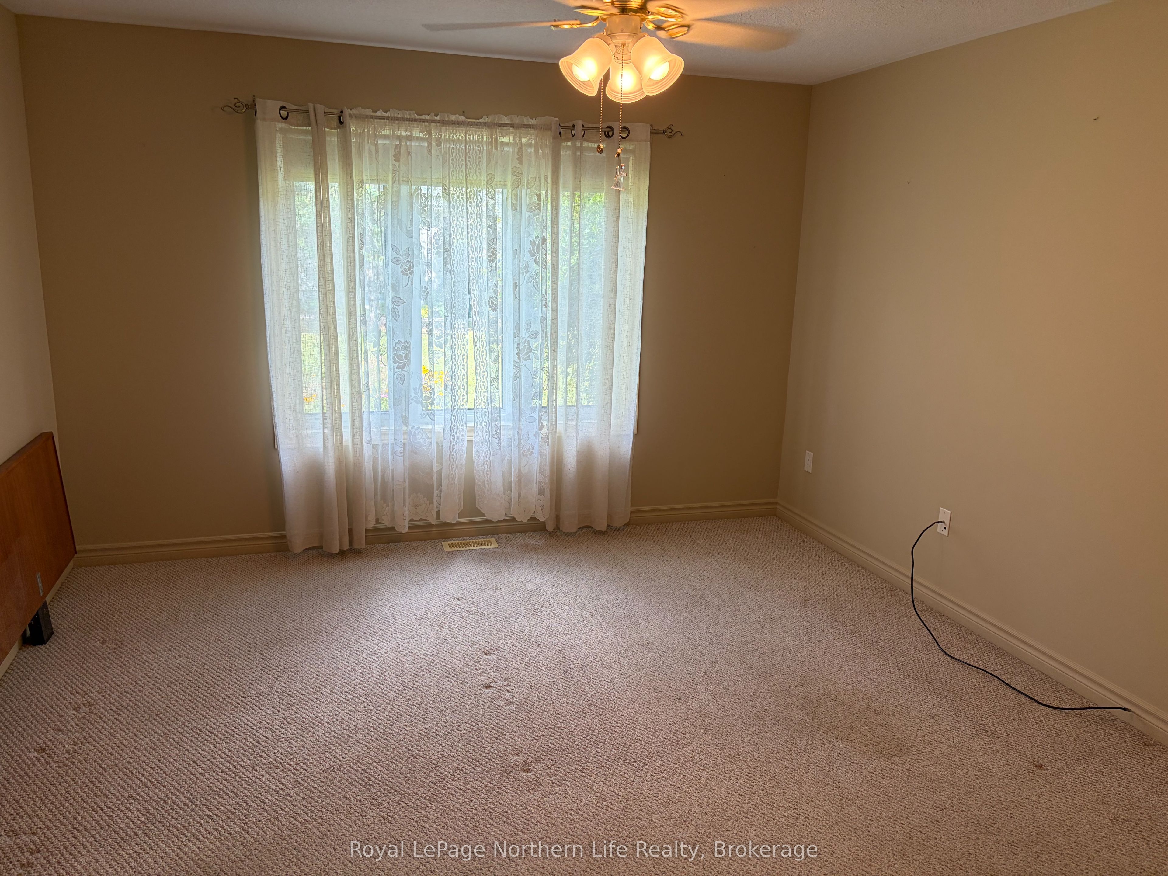 2 Twigs End Property Photo 18