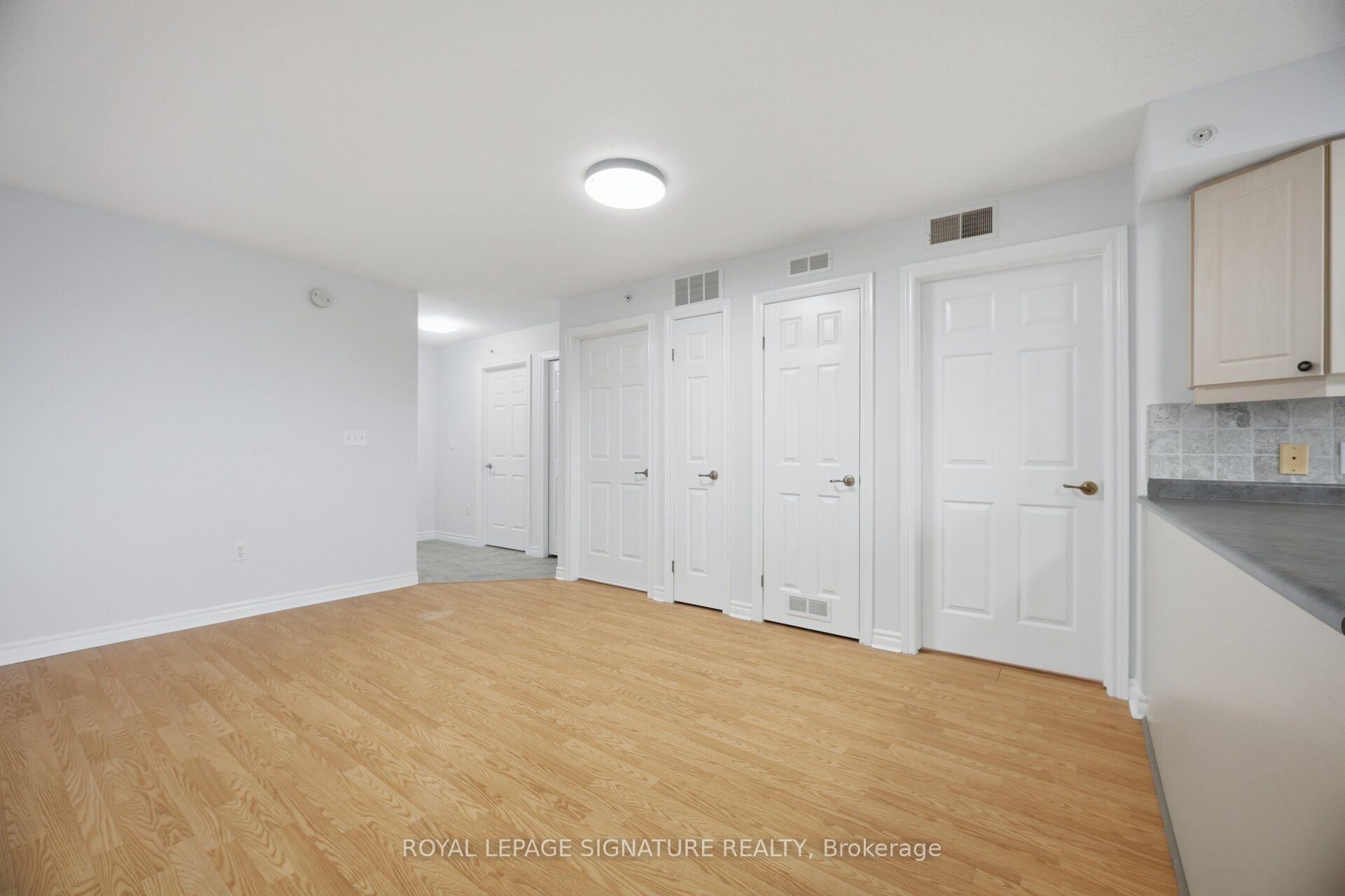 415 Grange Road 411 Property Photo 19