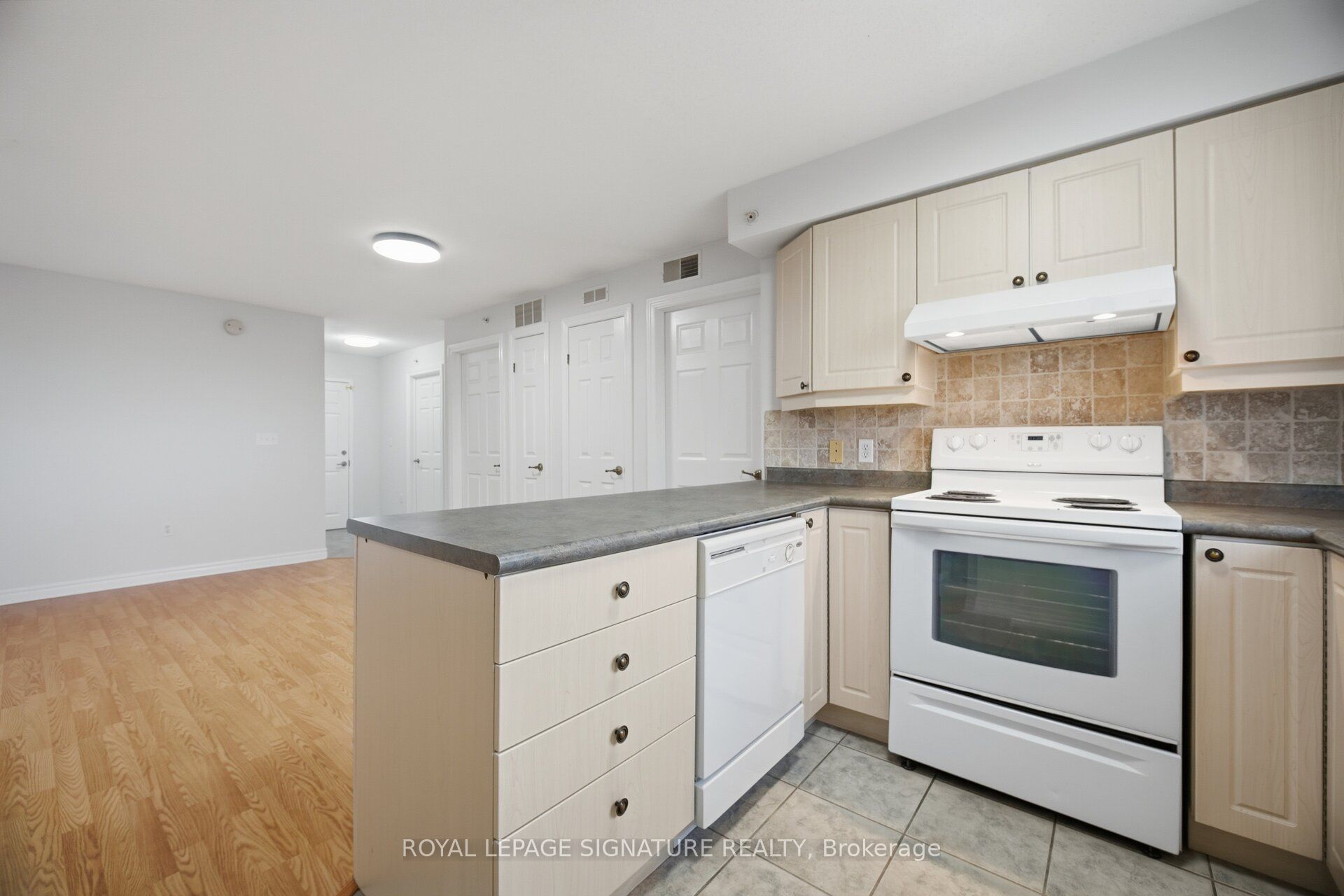 415 Grange Road 411 Property Photo 23