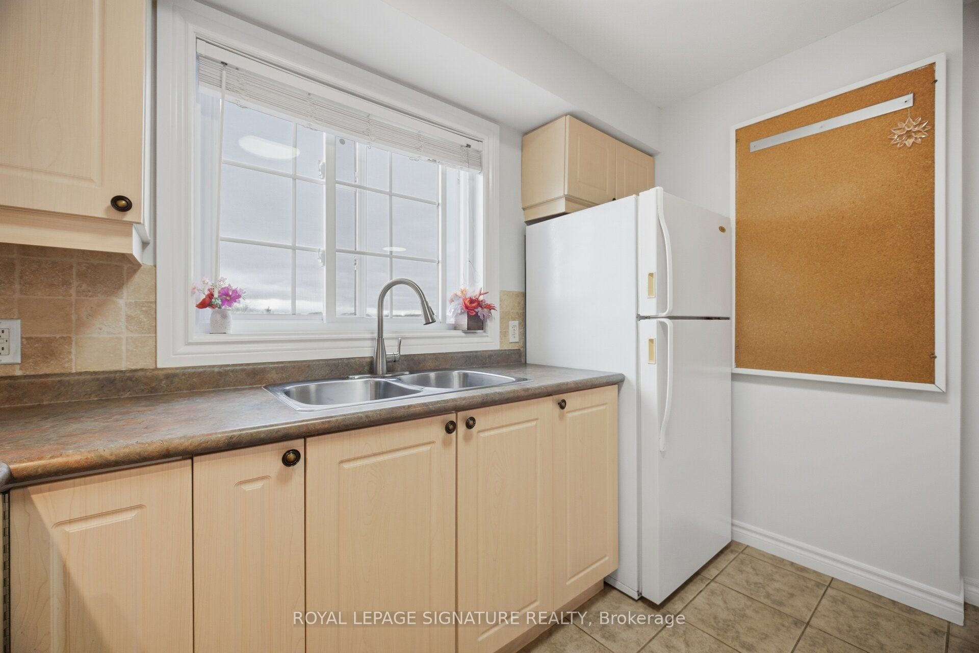 415 Grange Road 411 Property Photo 24