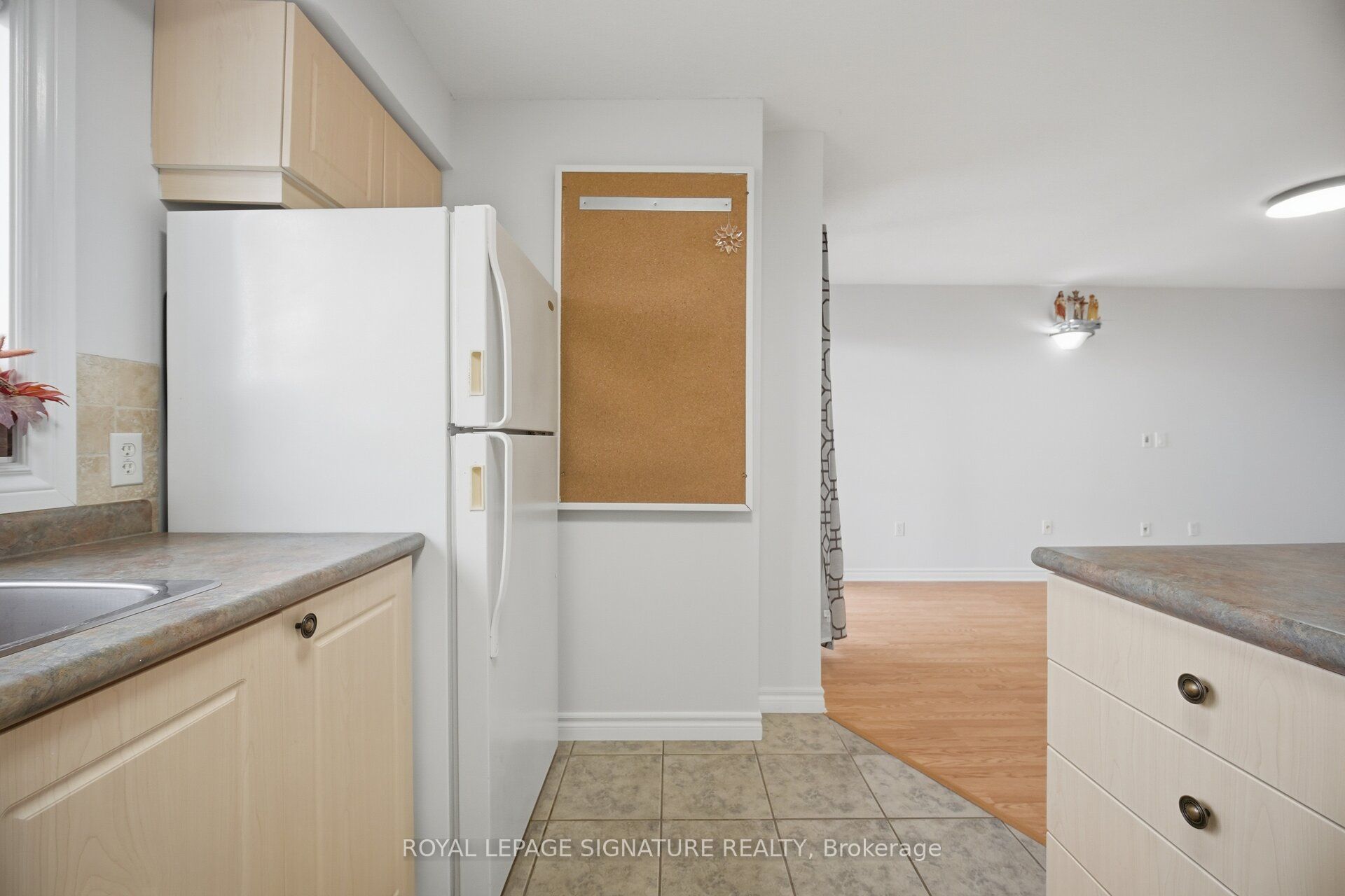 415 Grange Road 411 Property Photo 25