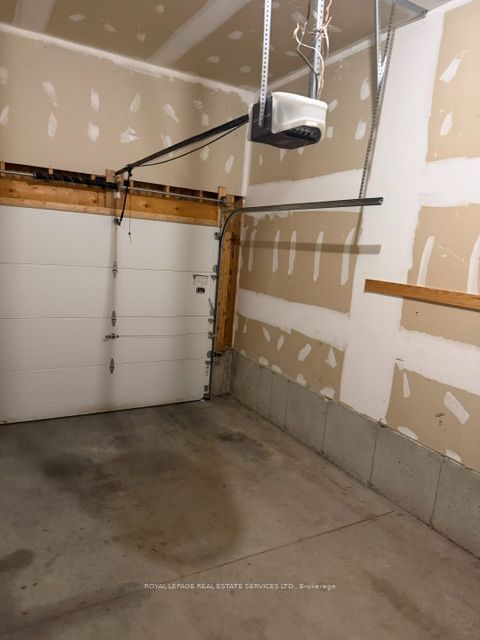 439 Athlone Avenue 1b Property Photo 7