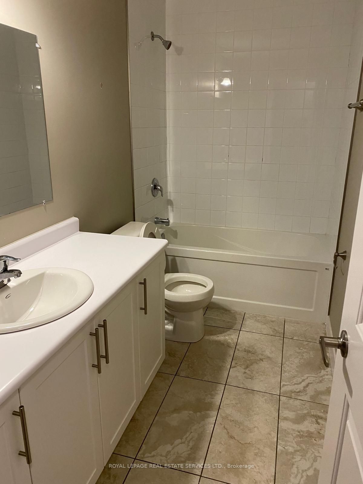 439 Athlone Avenue 1b Property Photo 13