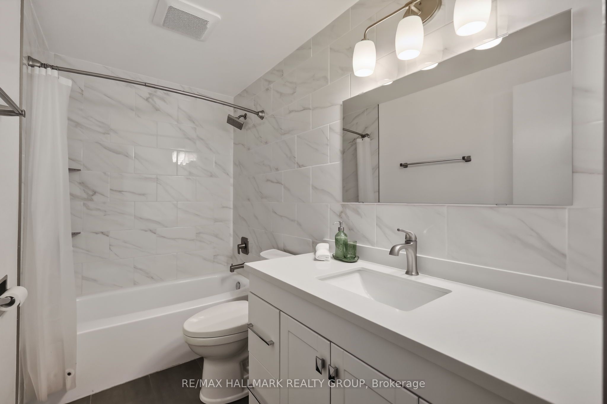 2434 Braeburn Place Property Photo 16