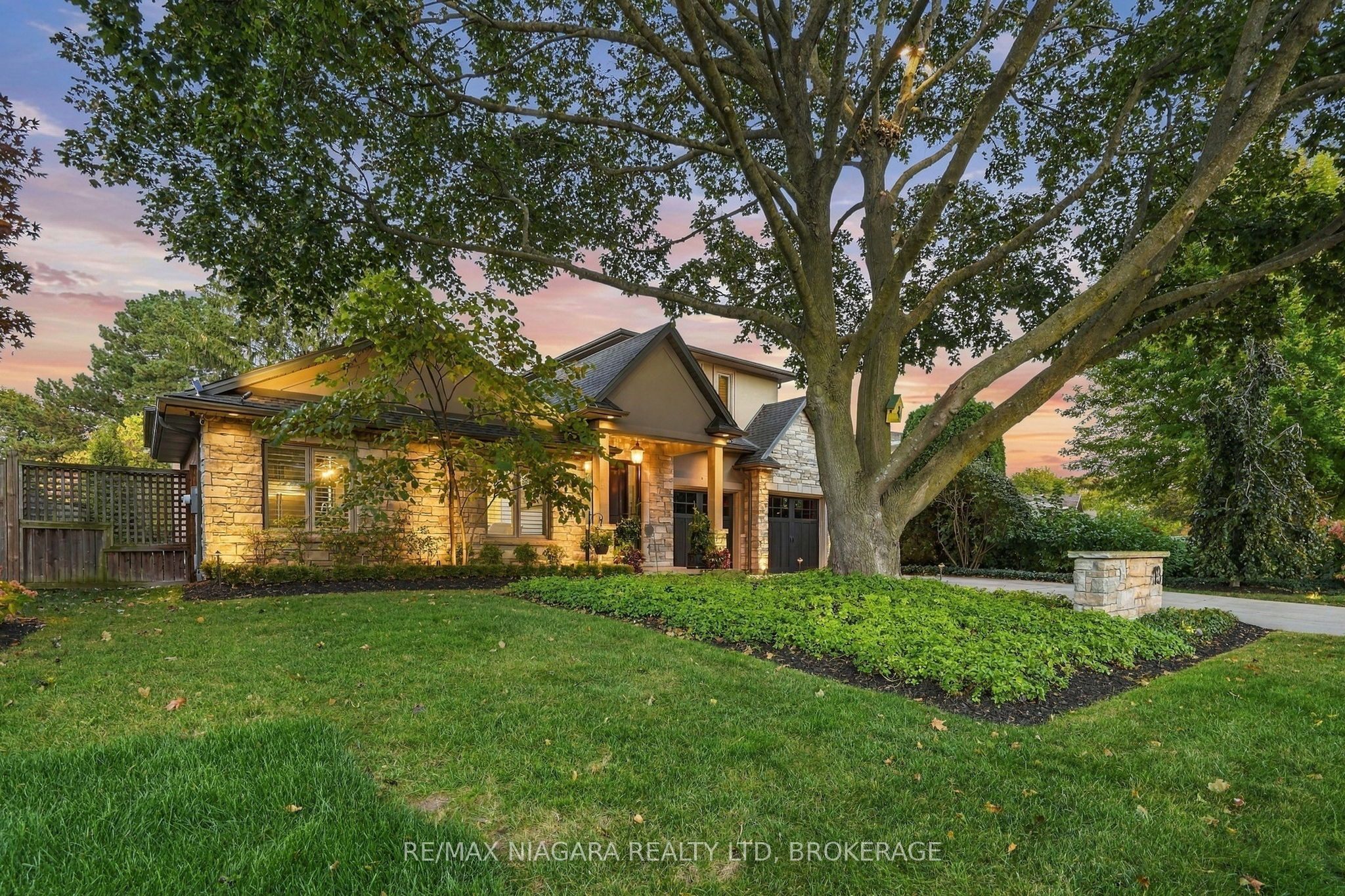 13 Royal Henley Boulevard Property Photo 3