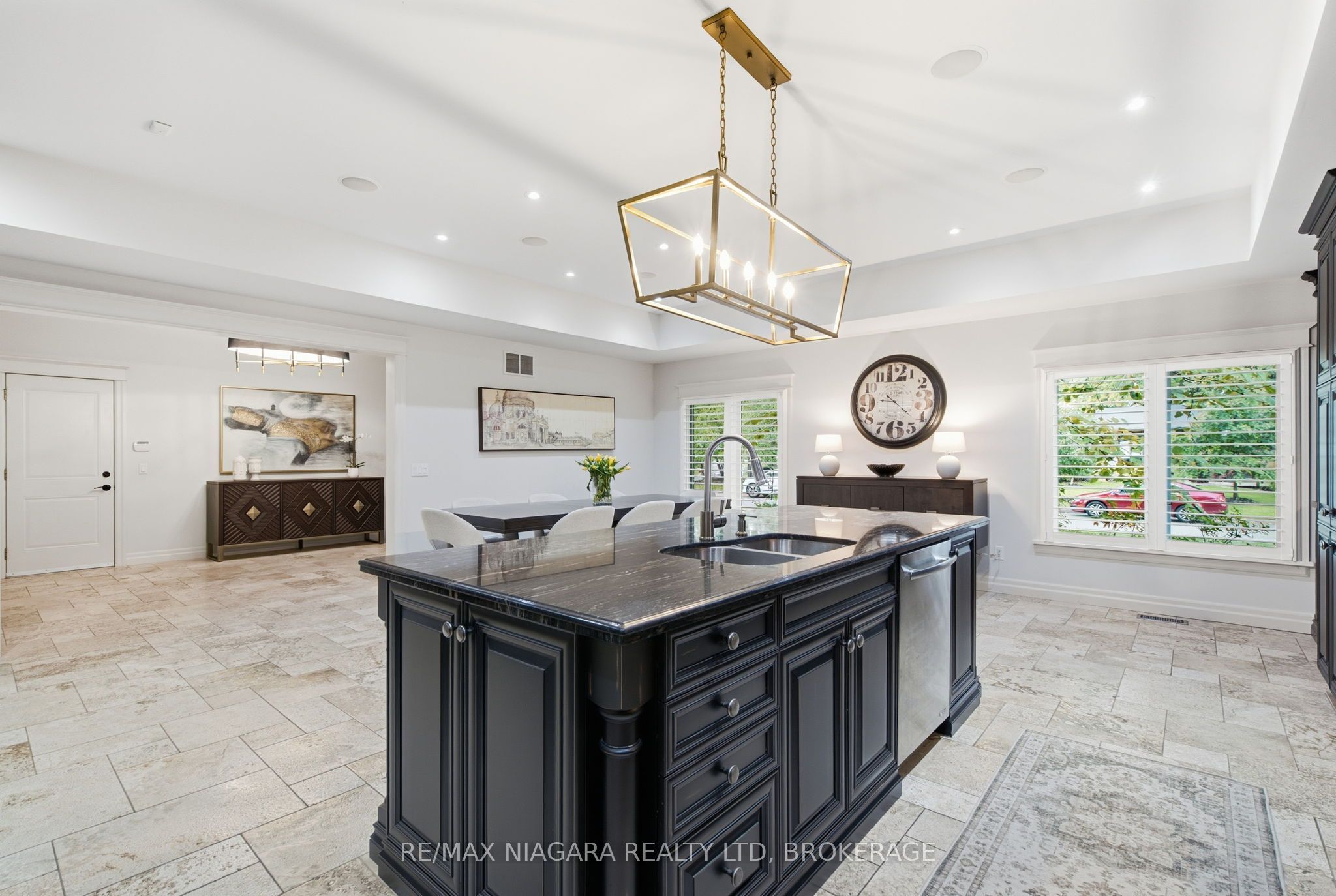 13 Royal Henley Boulevard Property Photo 9