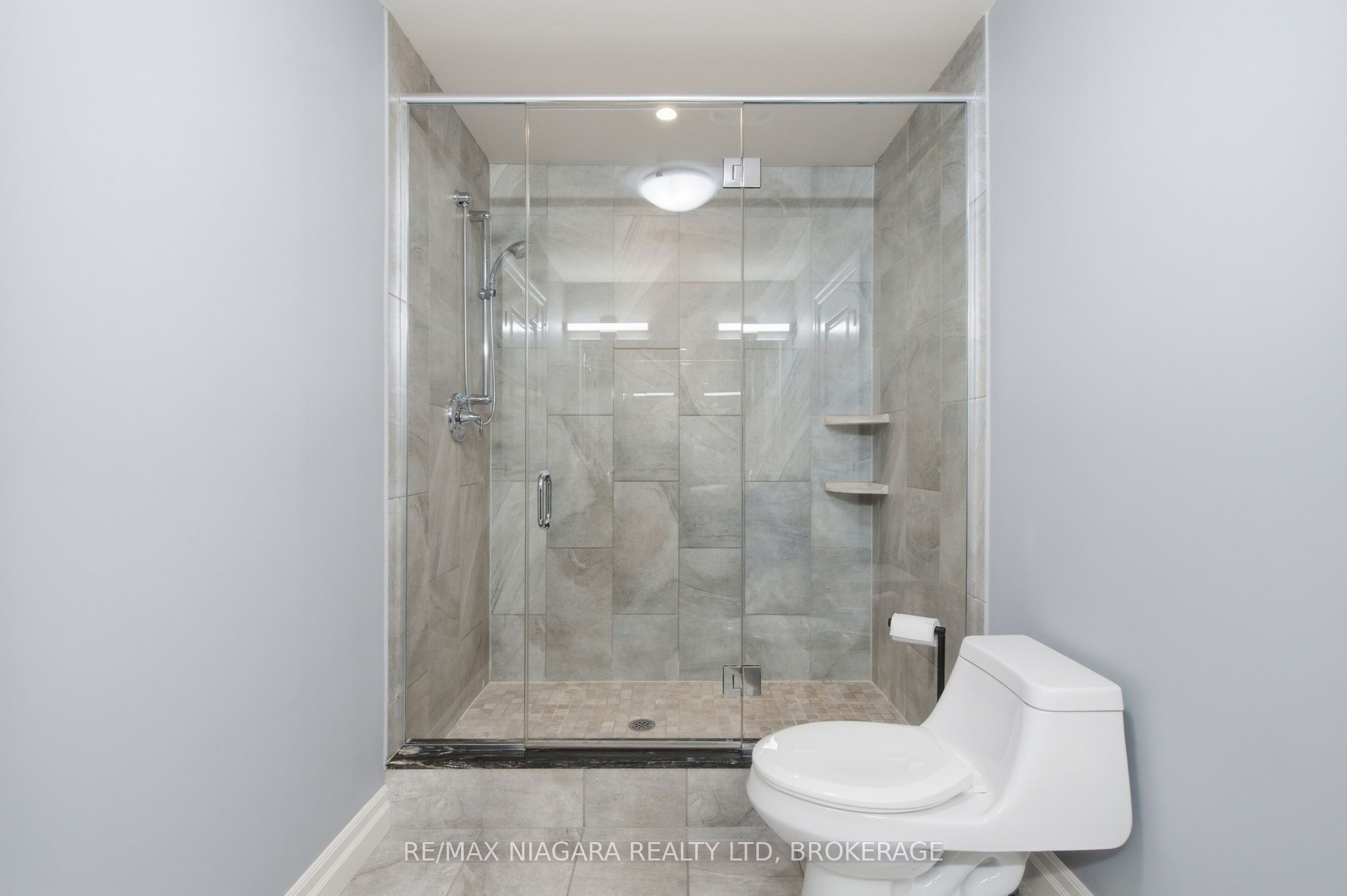 13 Royal Henley Boulevard Property Photo 14
