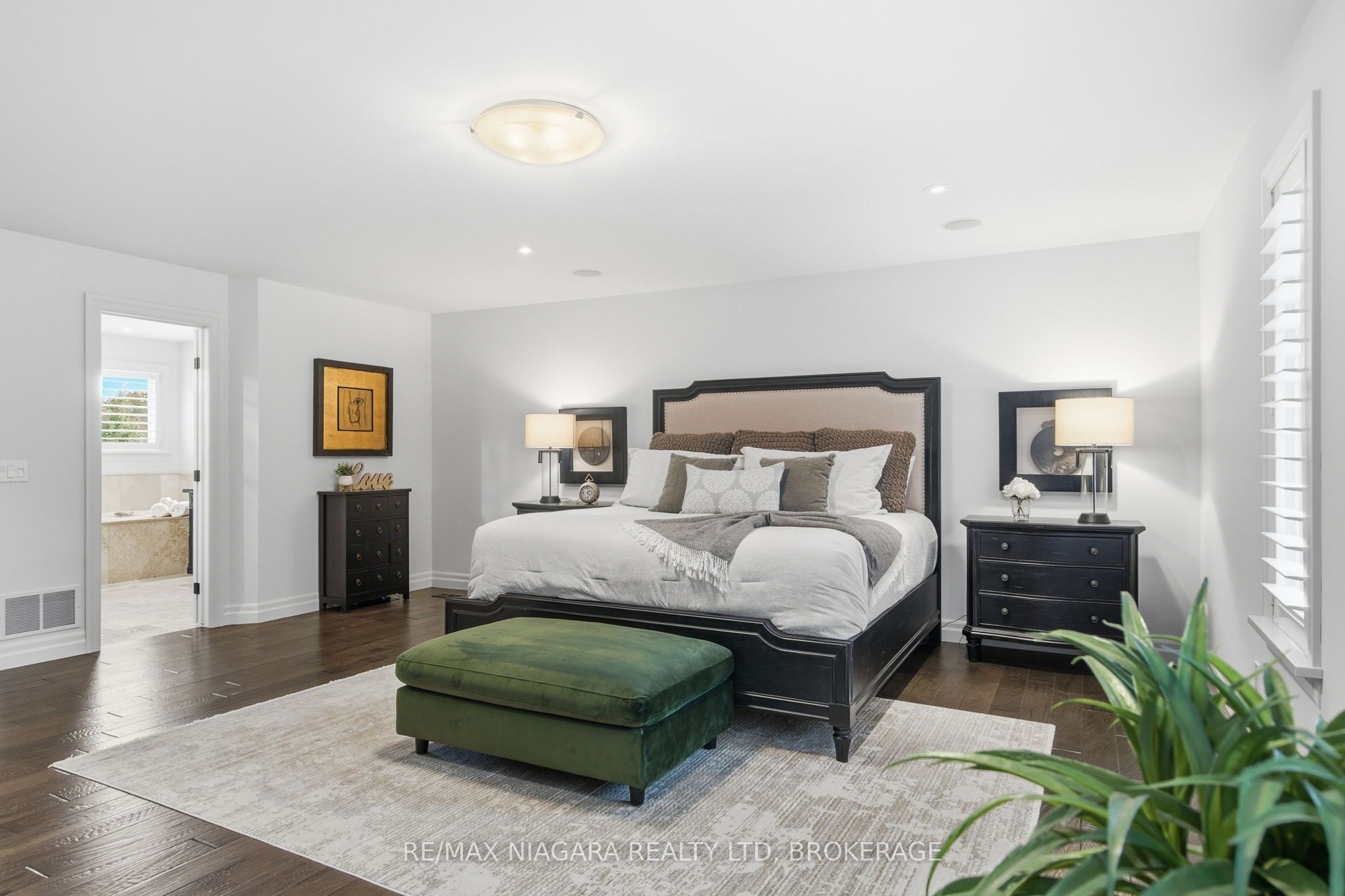 13 Royal Henley Boulevard Property Photo 17