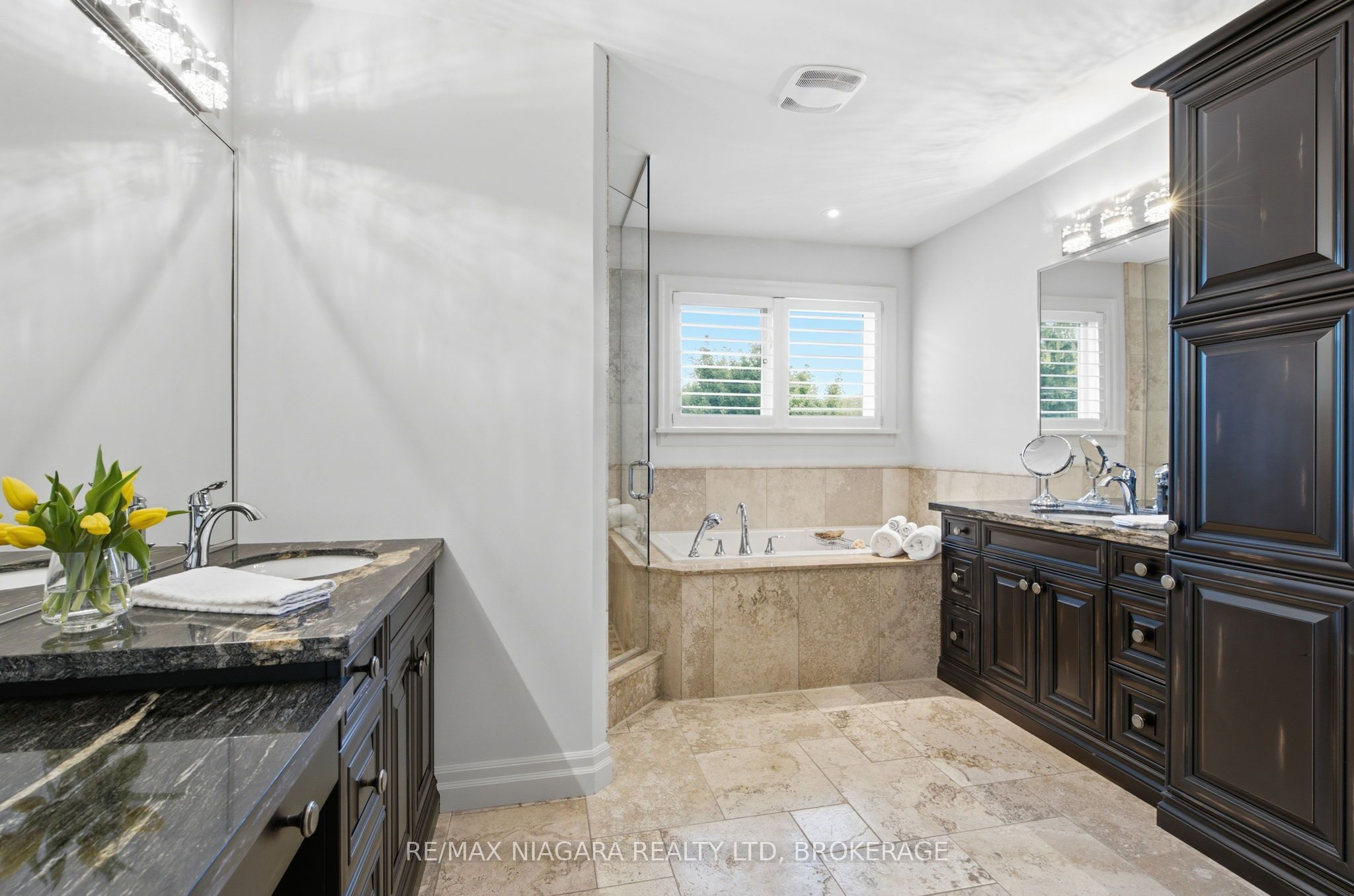 13 Royal Henley Boulevard Property Photo 19