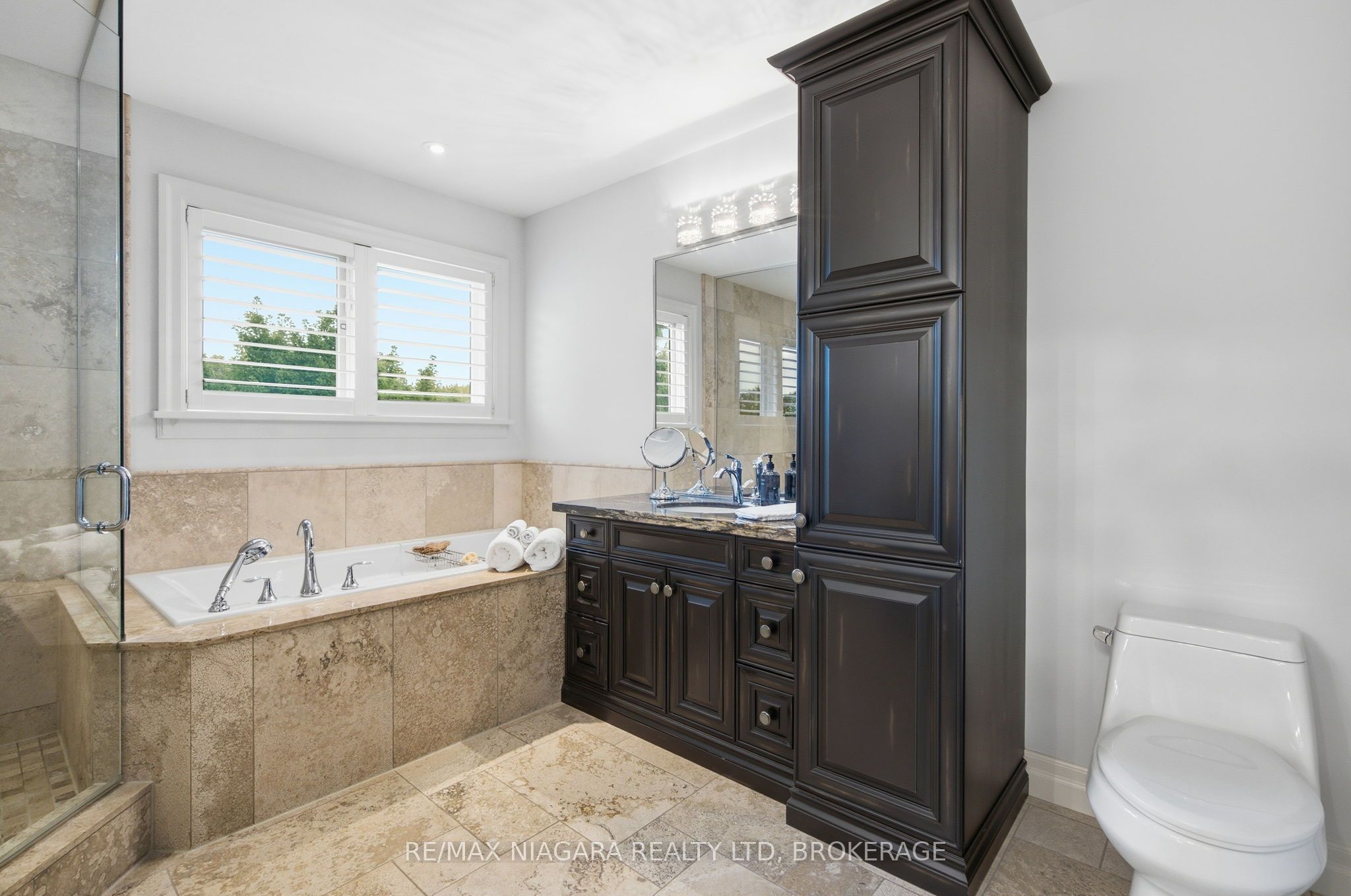 13 Royal Henley Boulevard Property Photo 20