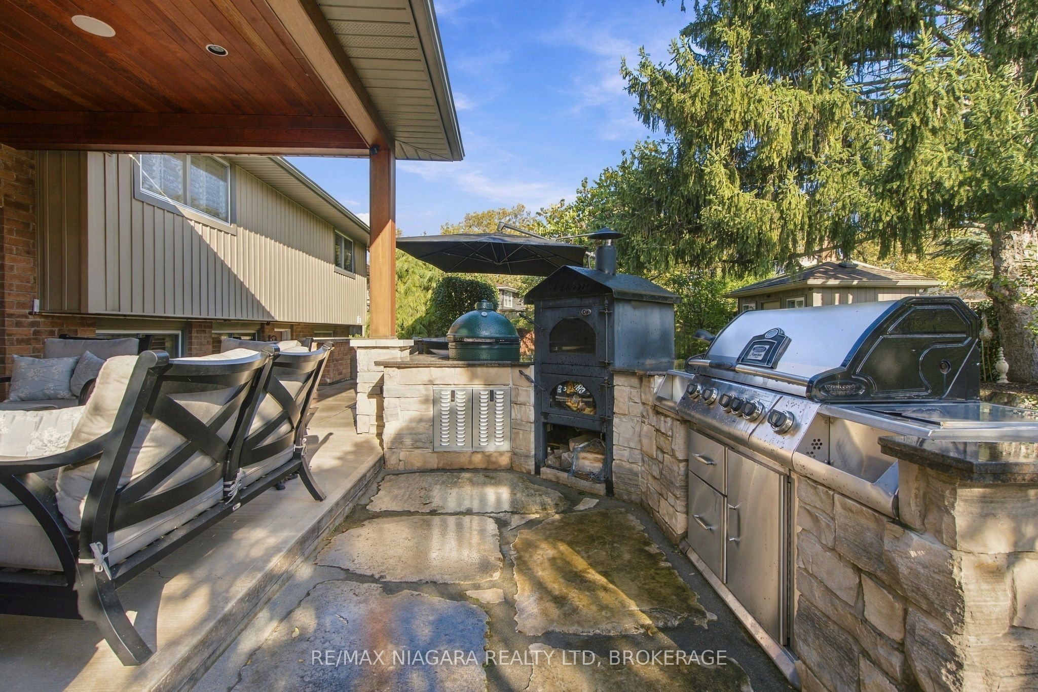 13 Royal Henley Boulevard Property Photo 35