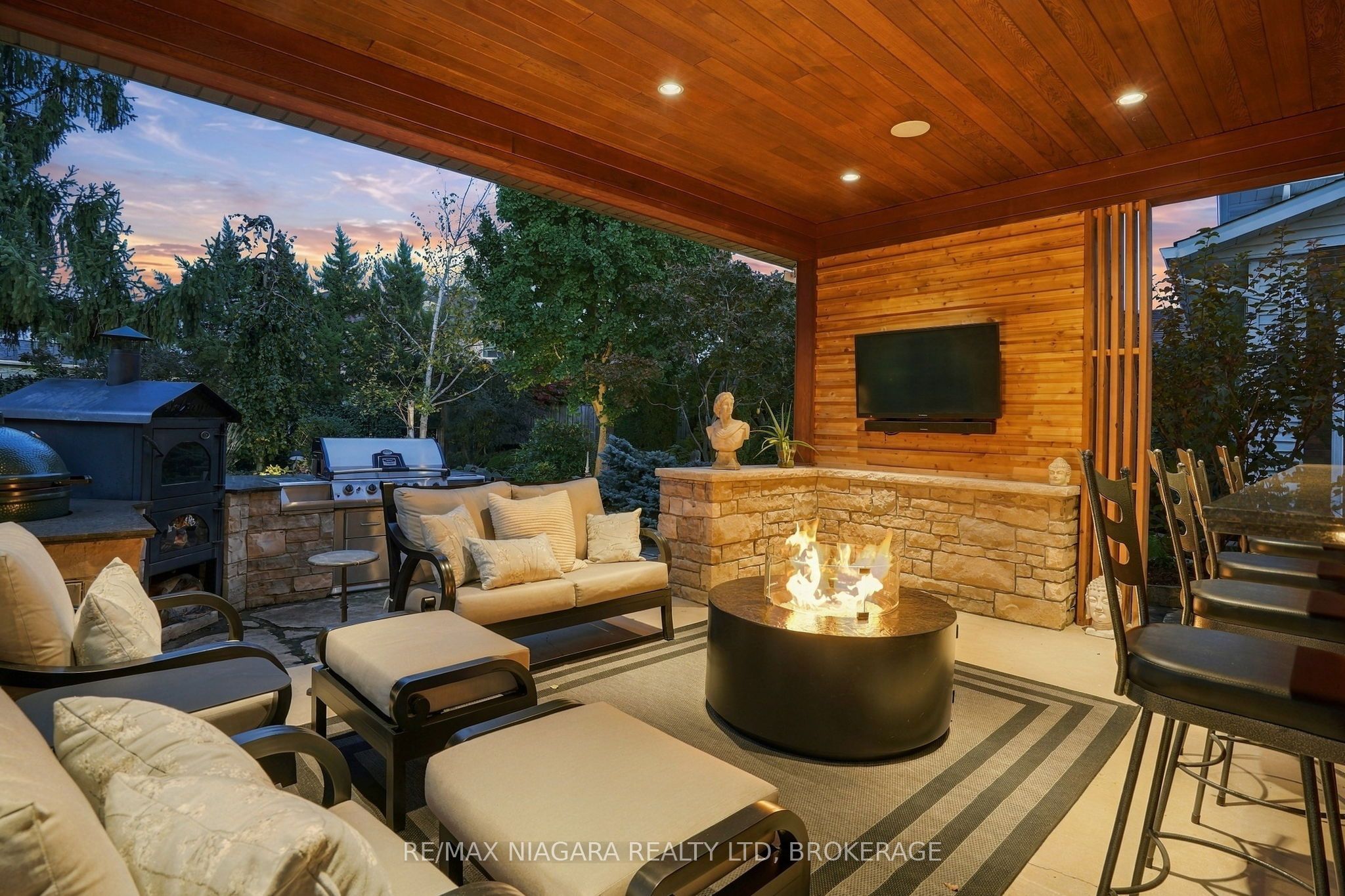 13 Royal Henley Boulevard Property Photo 37