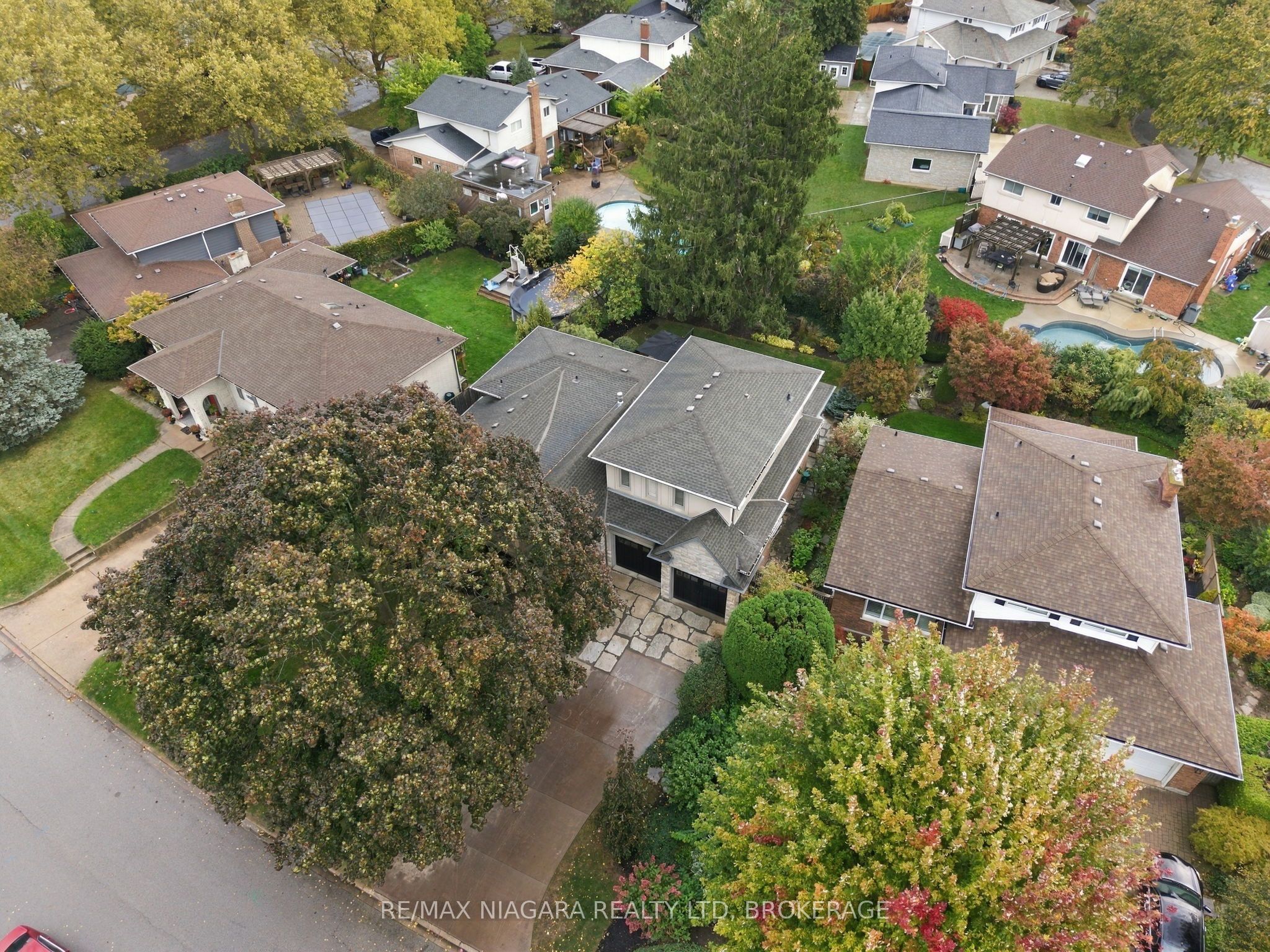 13 Royal Henley Boulevard Property Photo 43