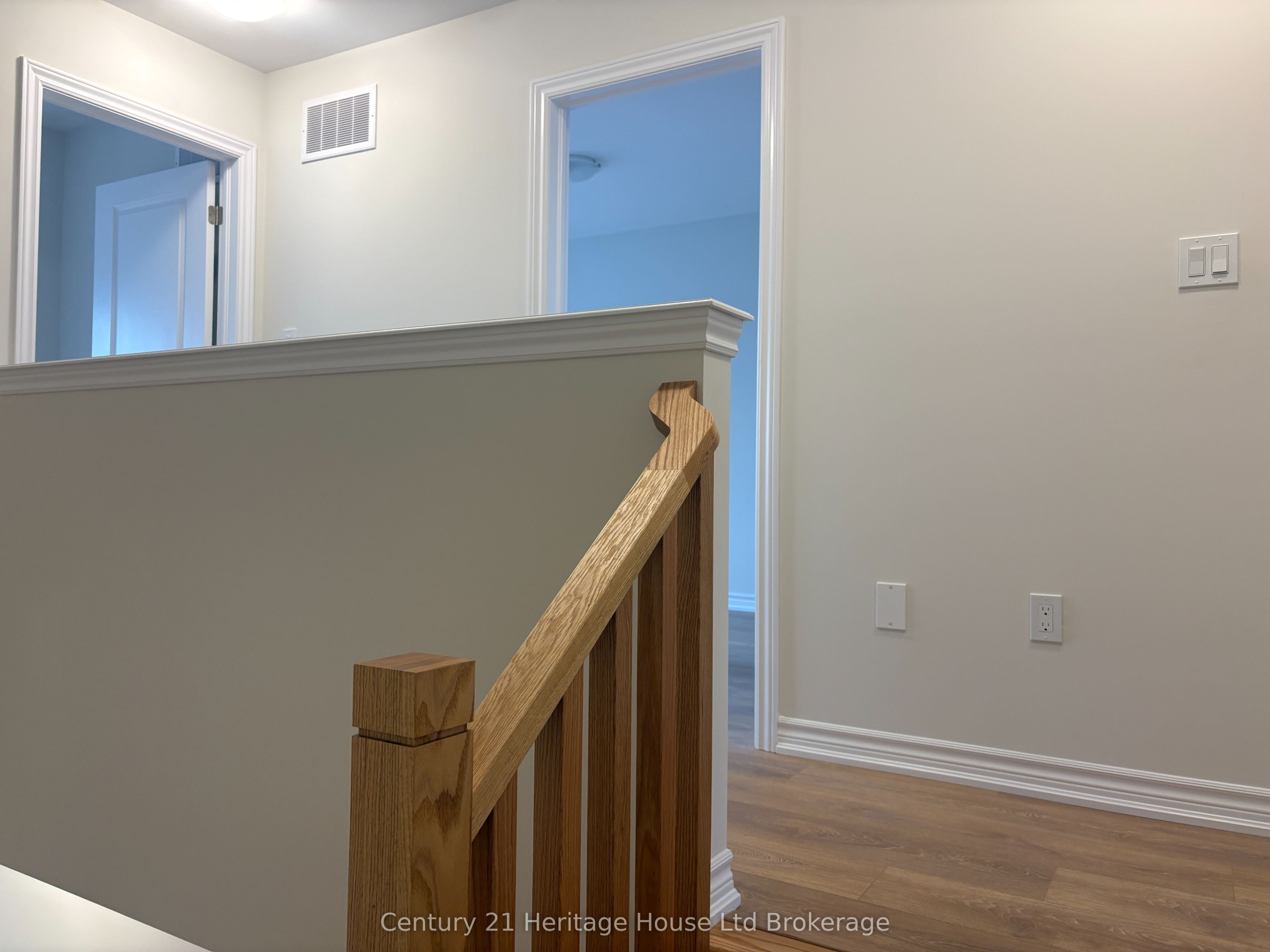 1058 Periwinkle Crescent Property Photo 14