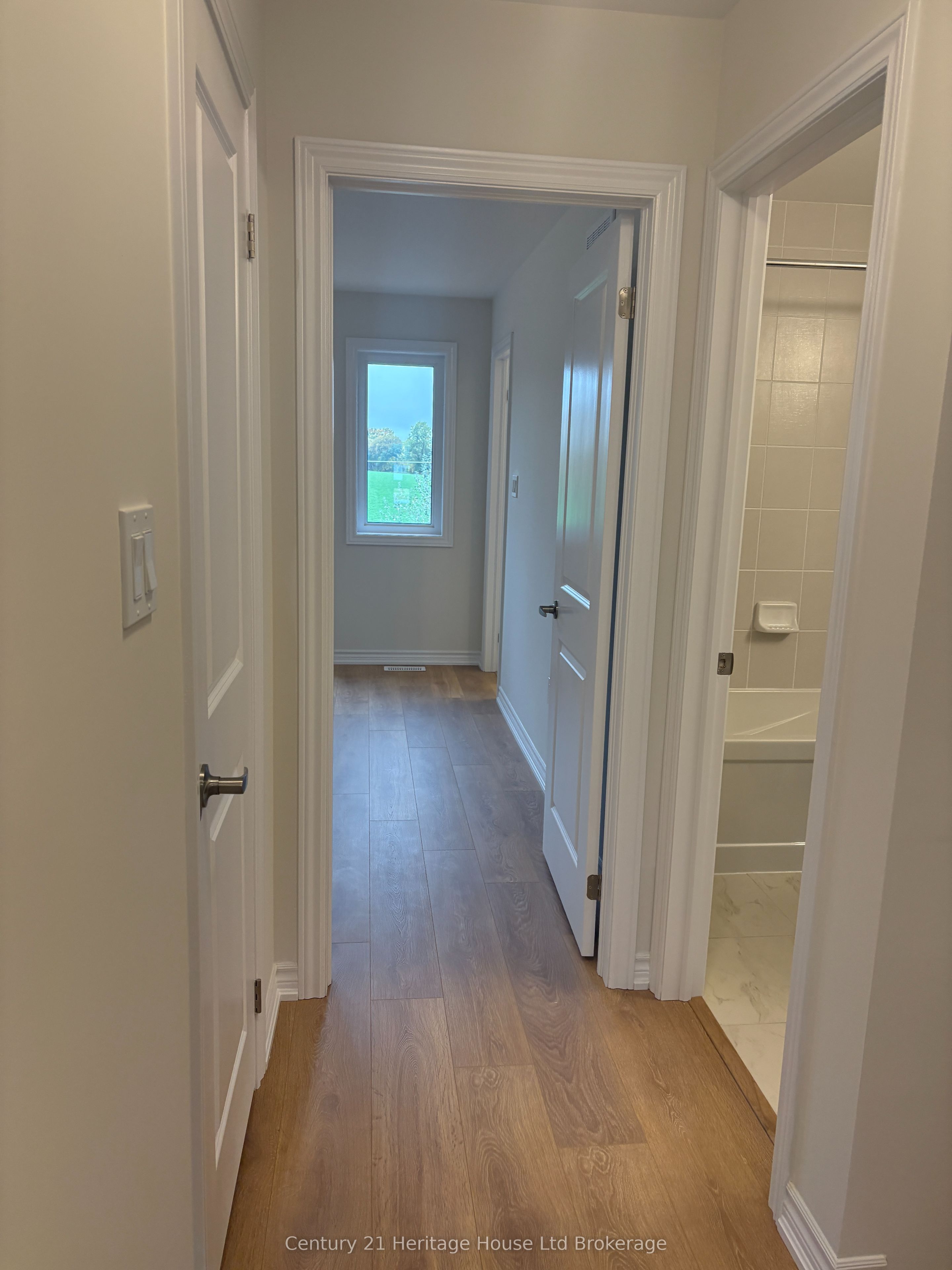 1058 Periwinkle Crescent Property Photo 15