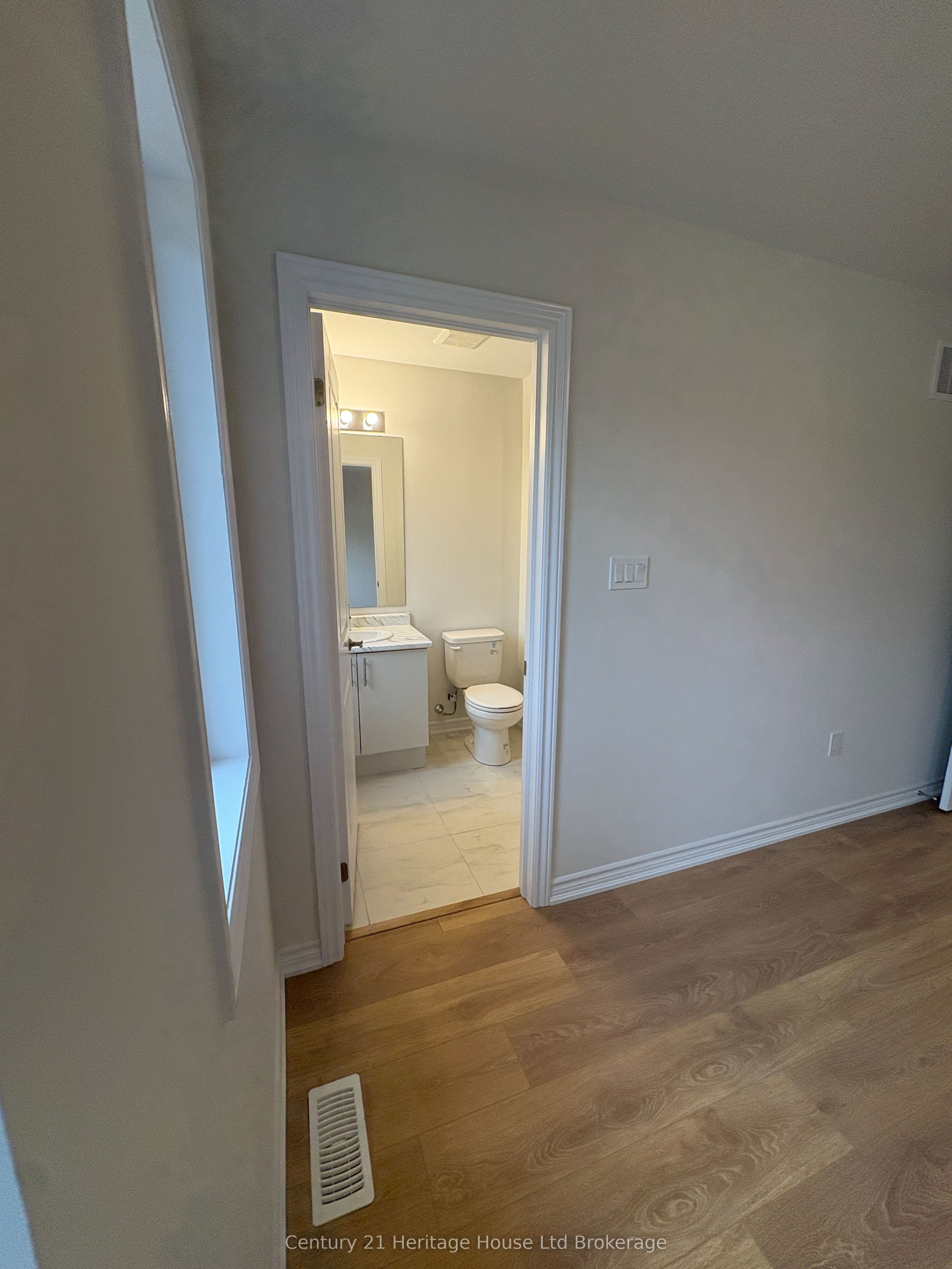 1058 Periwinkle Crescent Property Photo 19