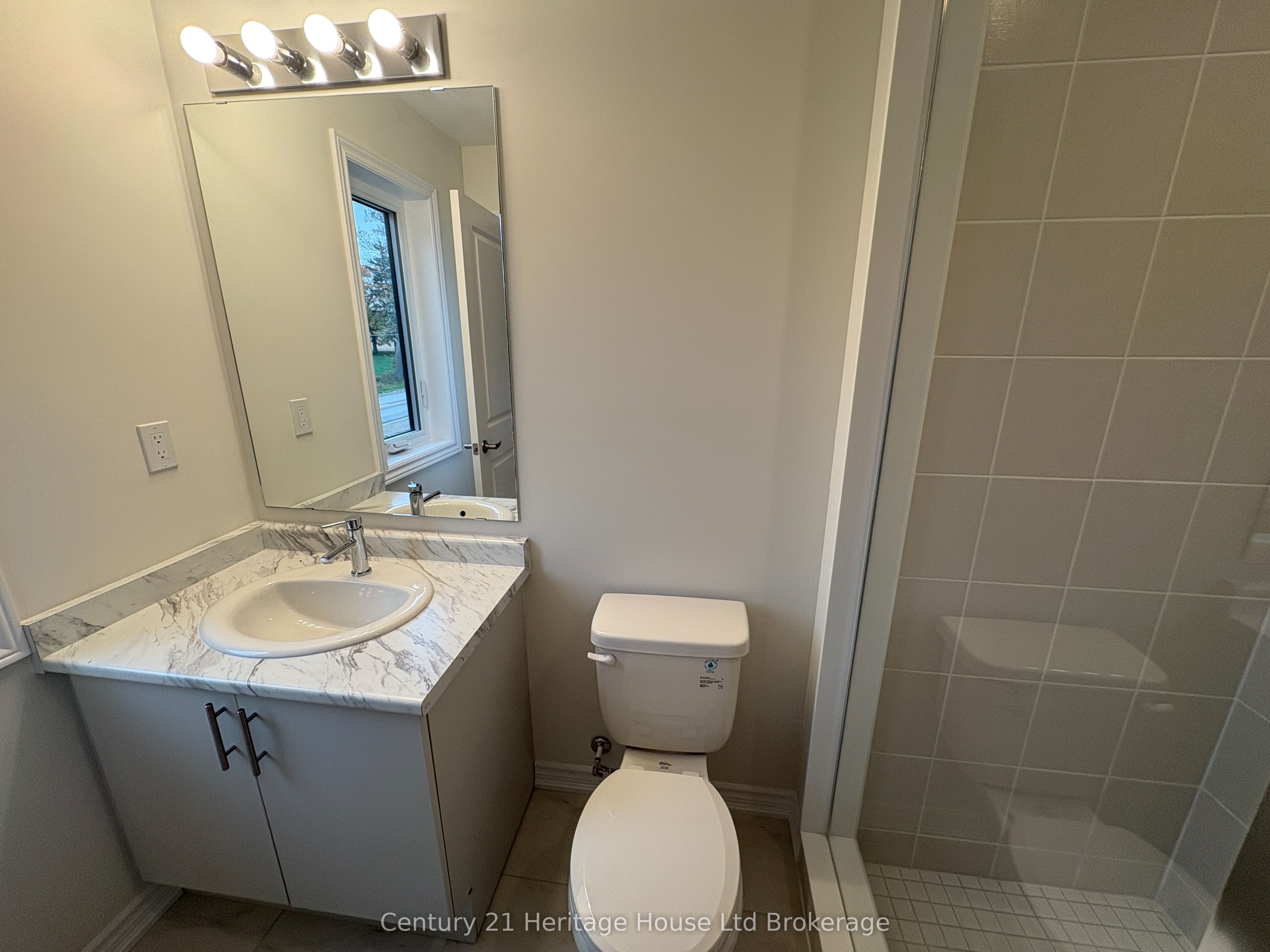 1058 Periwinkle Crescent Property Photo 21