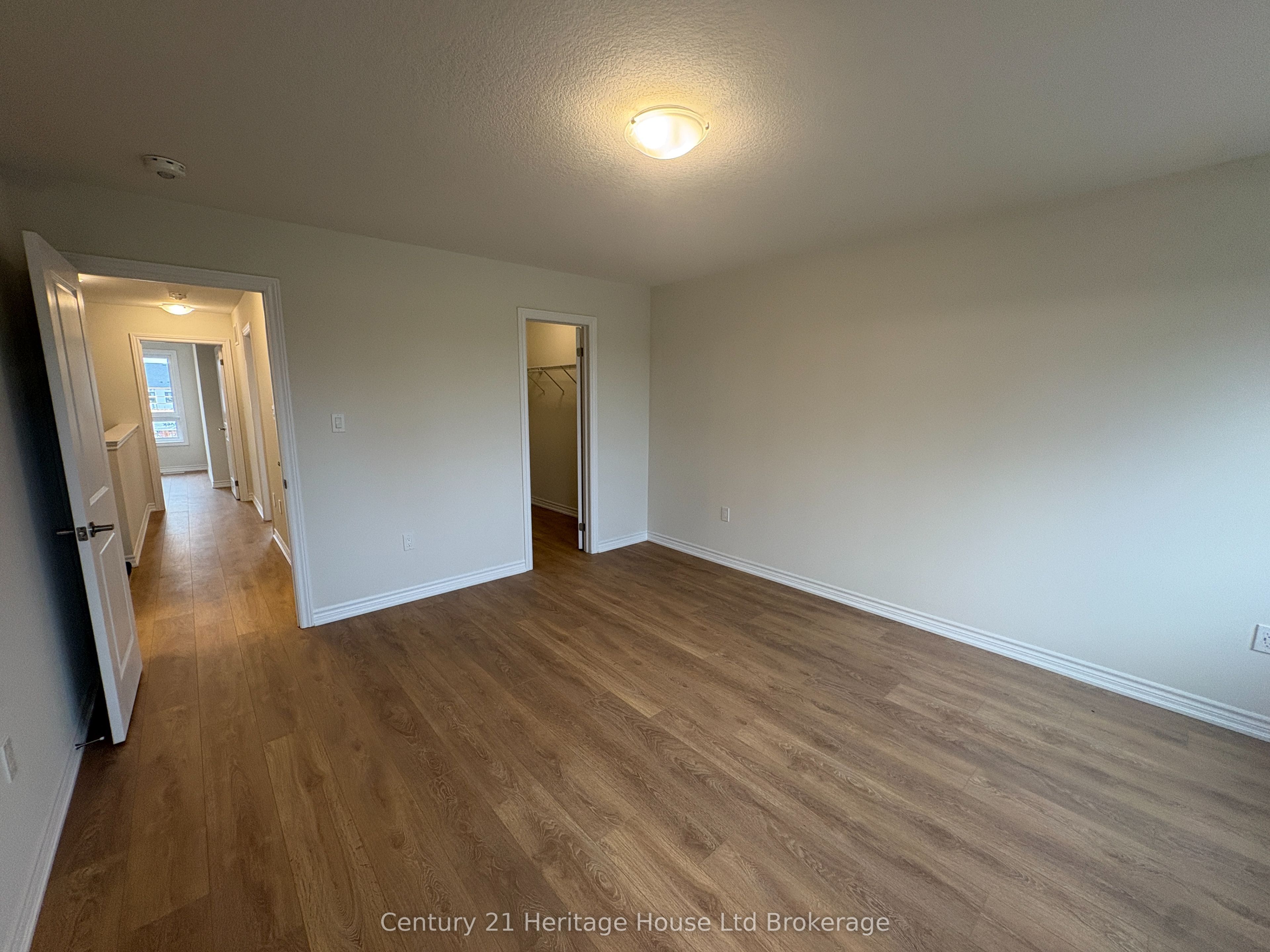 1058 Periwinkle Crescent Property Photo 22
