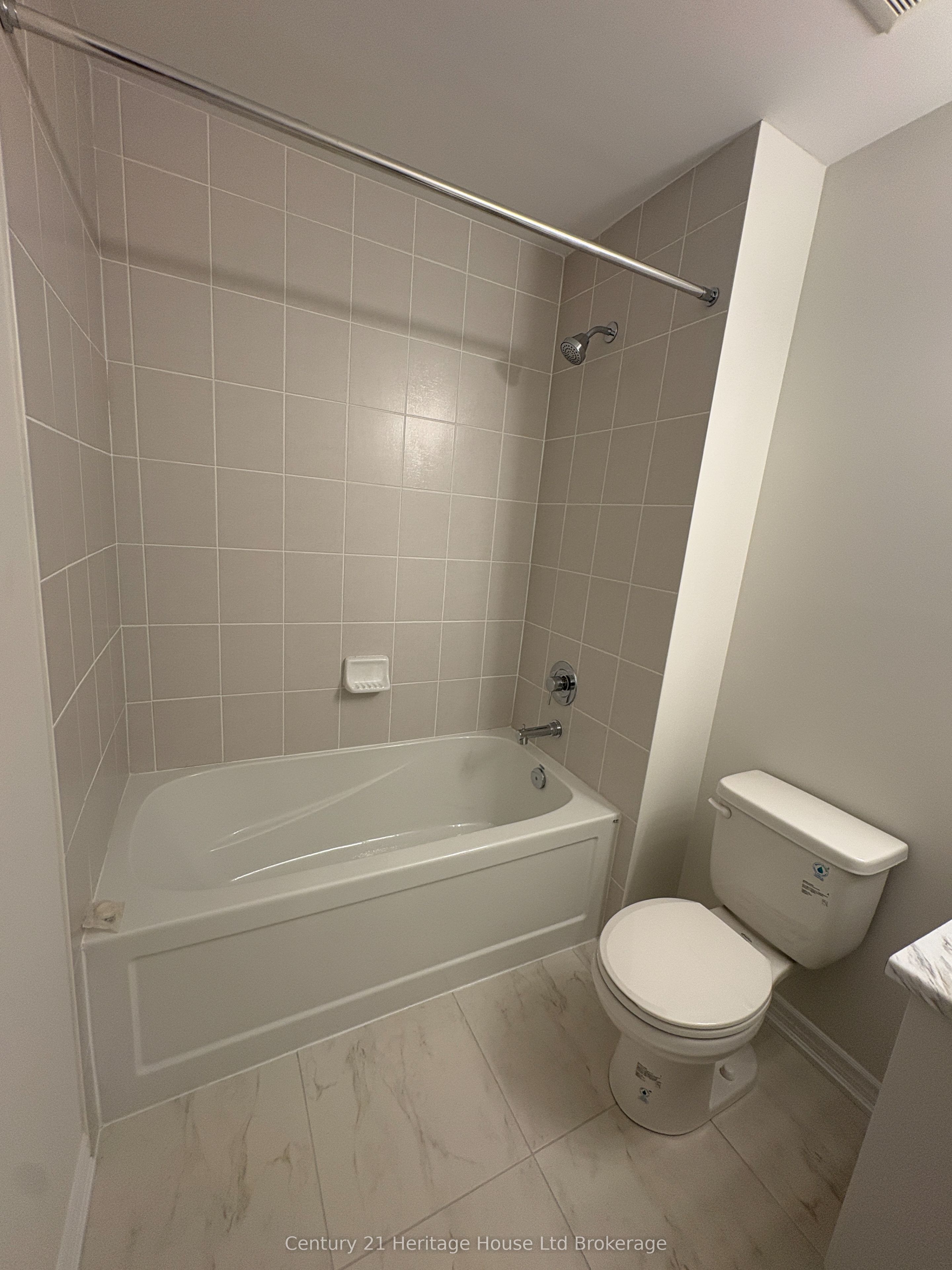 1058 Periwinkle Crescent Property Photo 23