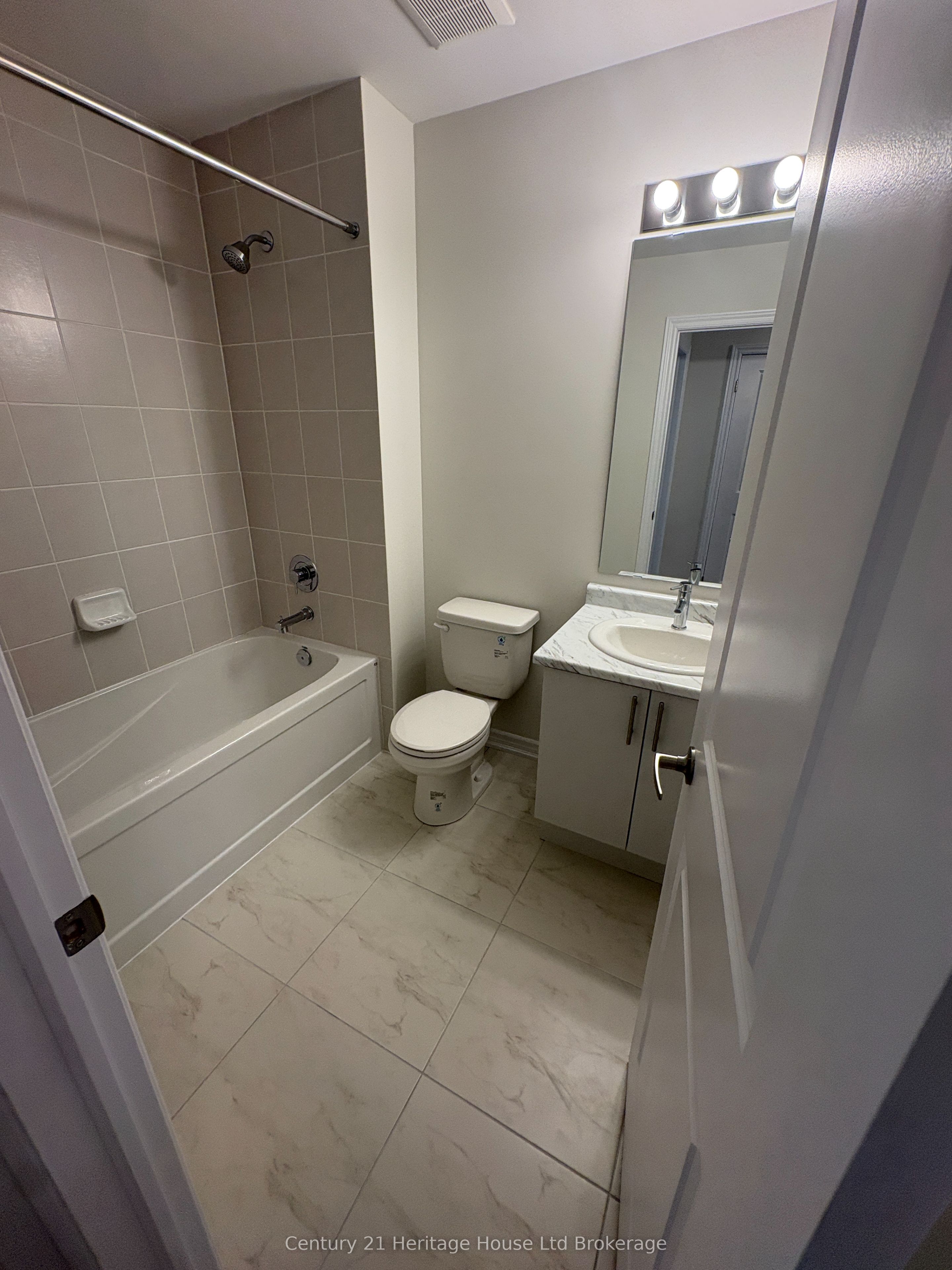 1058 Periwinkle Crescent Property Photo 25