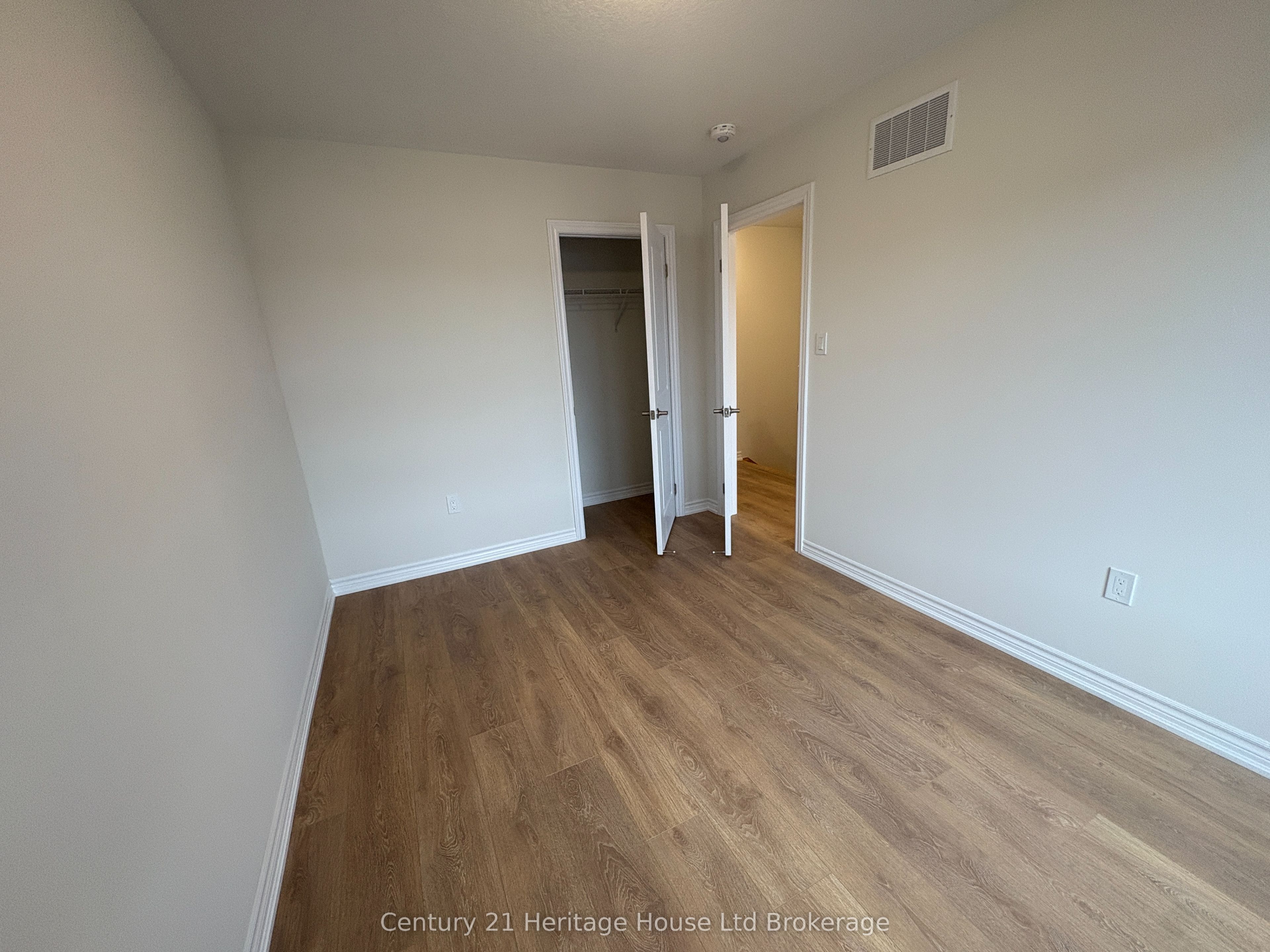 1058 Periwinkle Crescent Property Photo 28