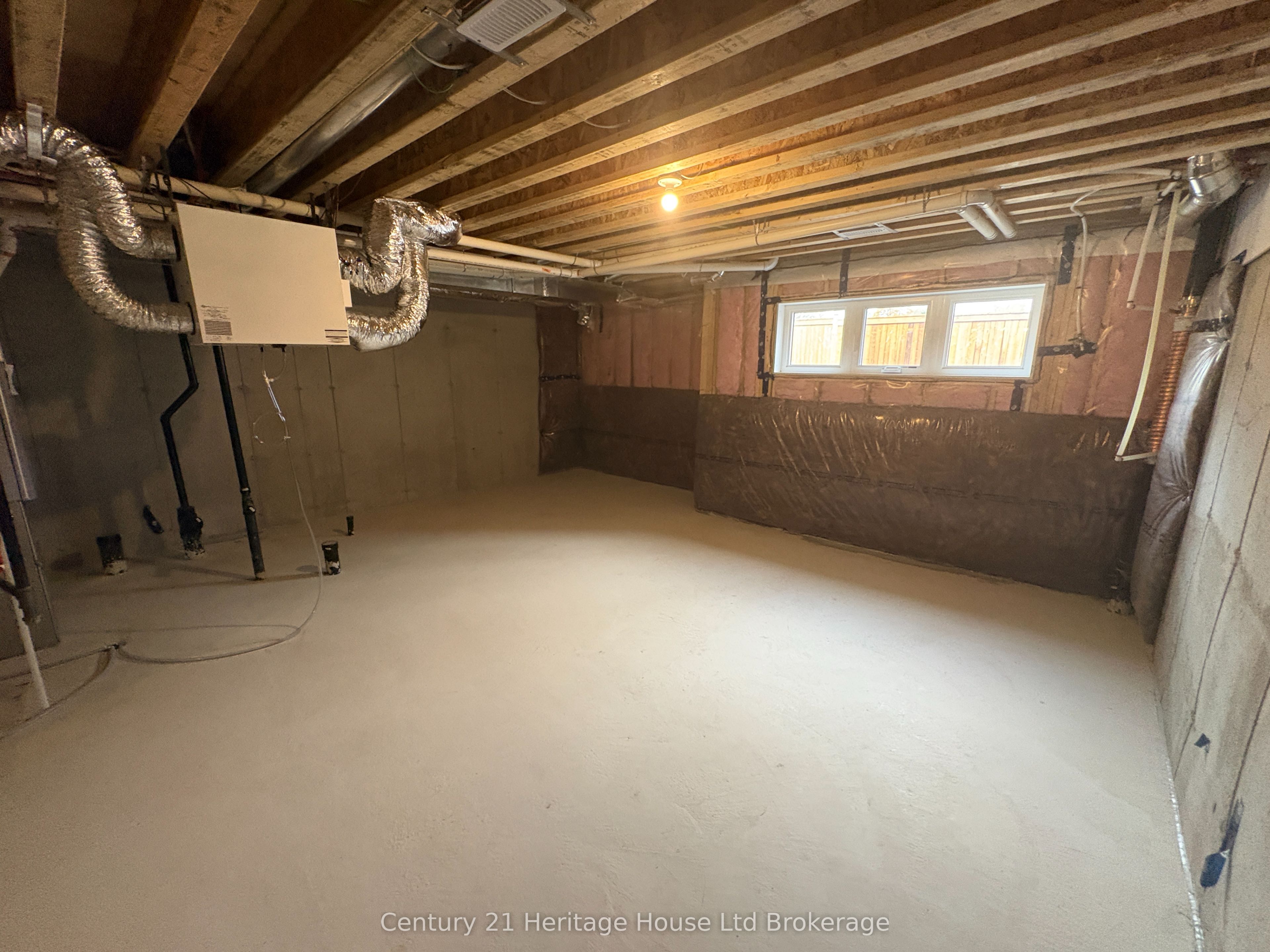 1058 Periwinkle Crescent Property Photo 35