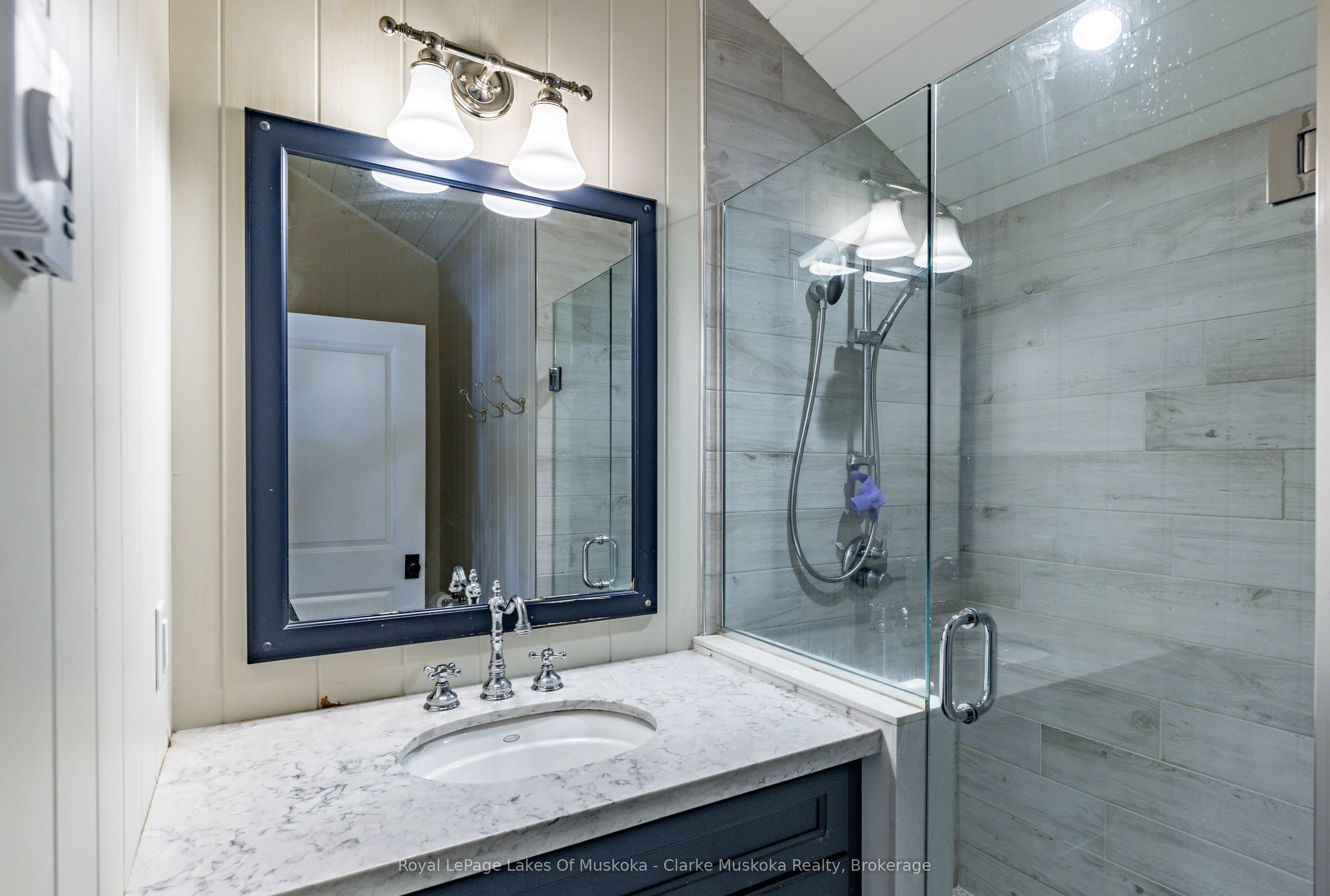 1052 Longhurst Road 15 Property Photo 32