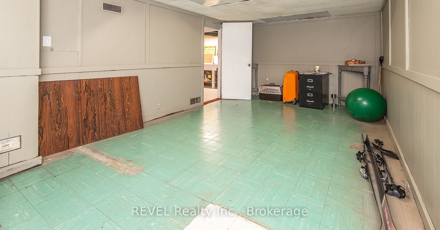113 St. Paul Crescent Property Photo 19