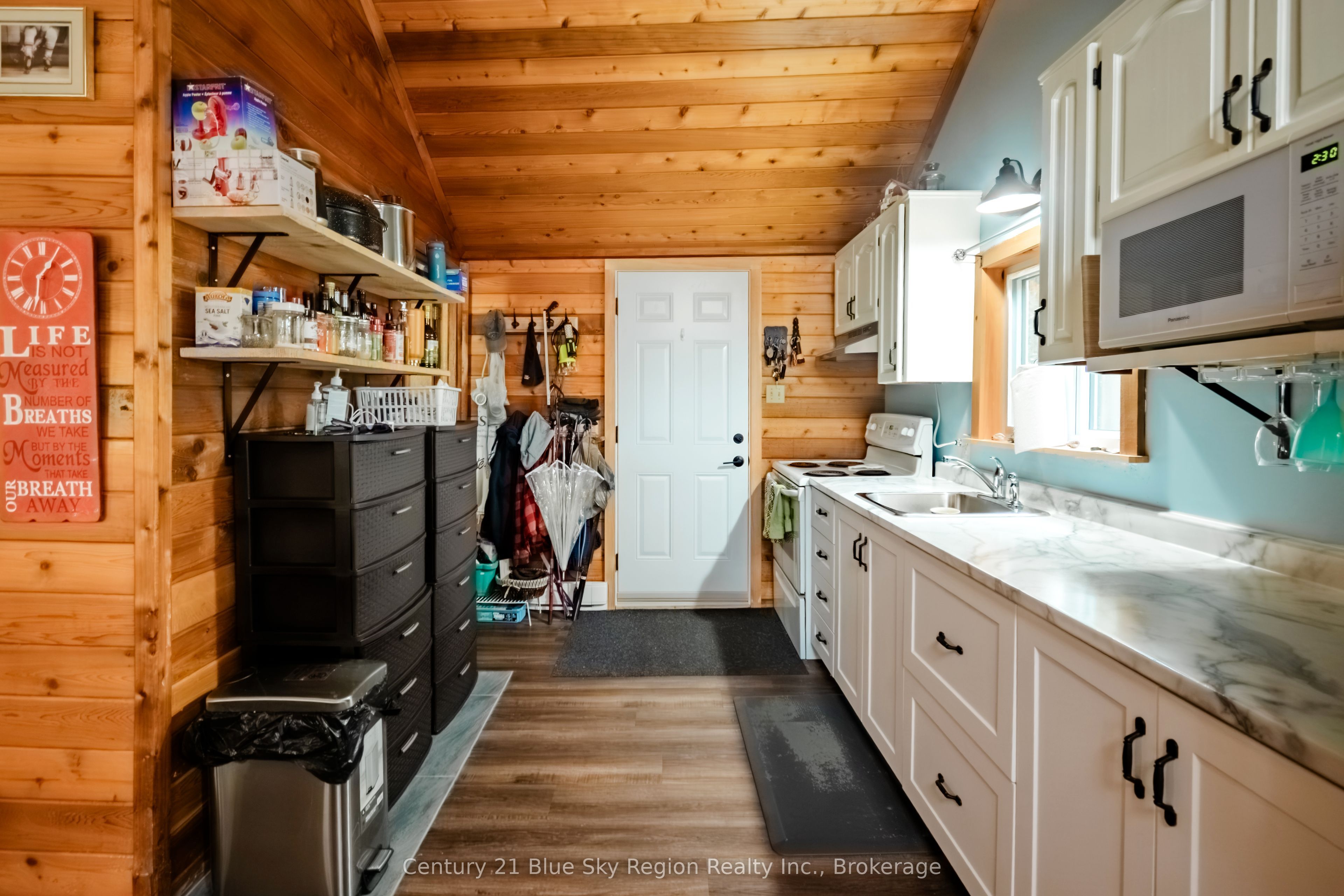 2261 Peninsula Road Property Photo 3