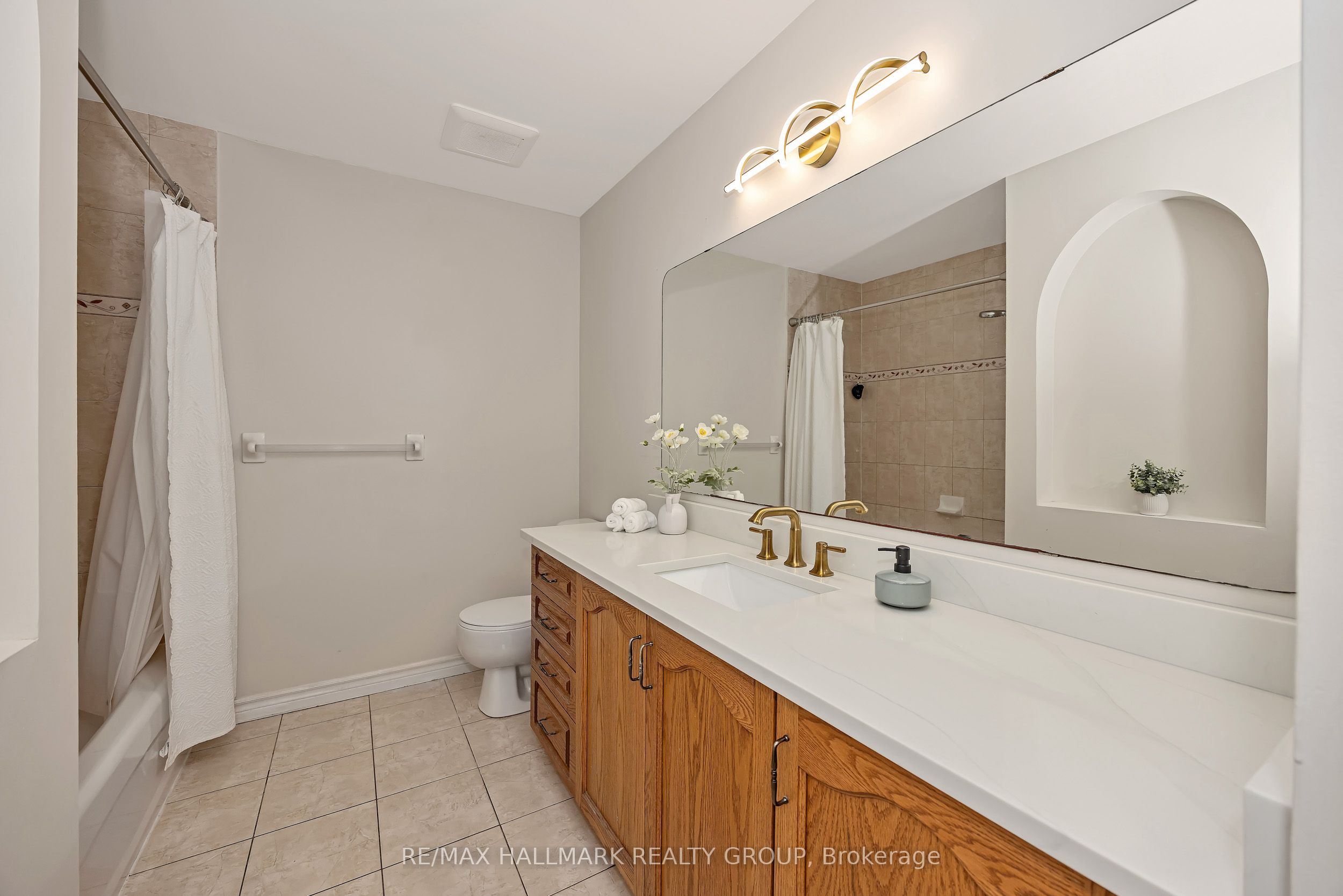 5b Kemp Drive Property Photo 43