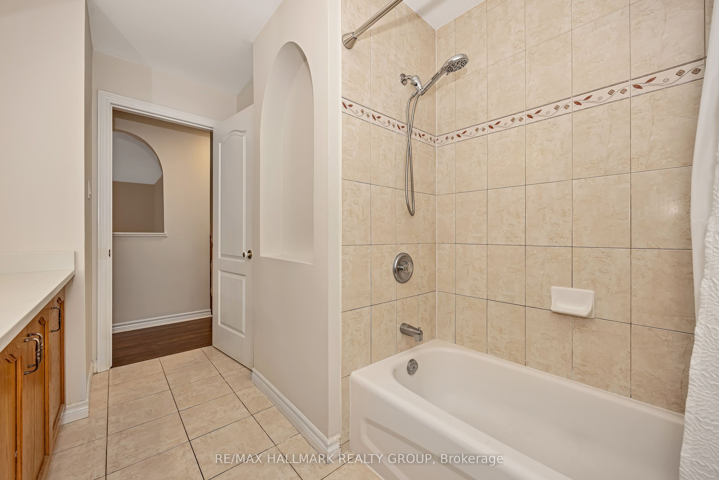 5b Kemp Drive Property Photo 44