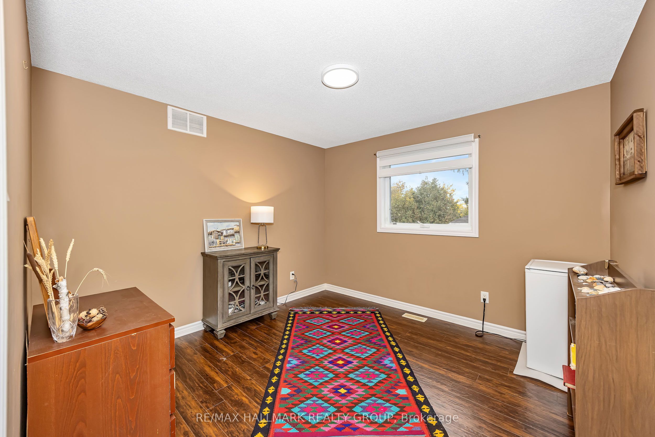 5b Kemp Drive Property Photo 38