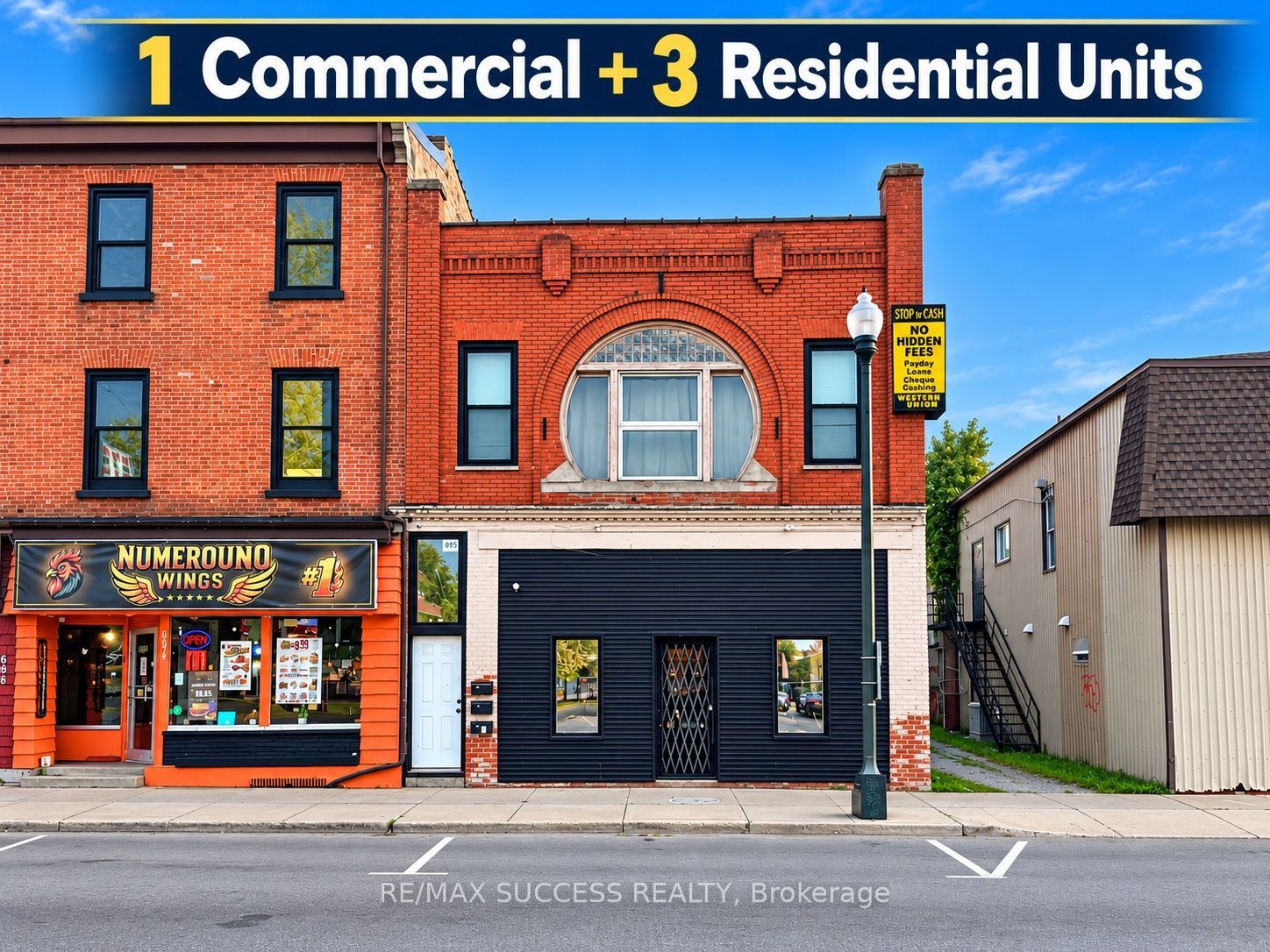 692 DUNDAS Street