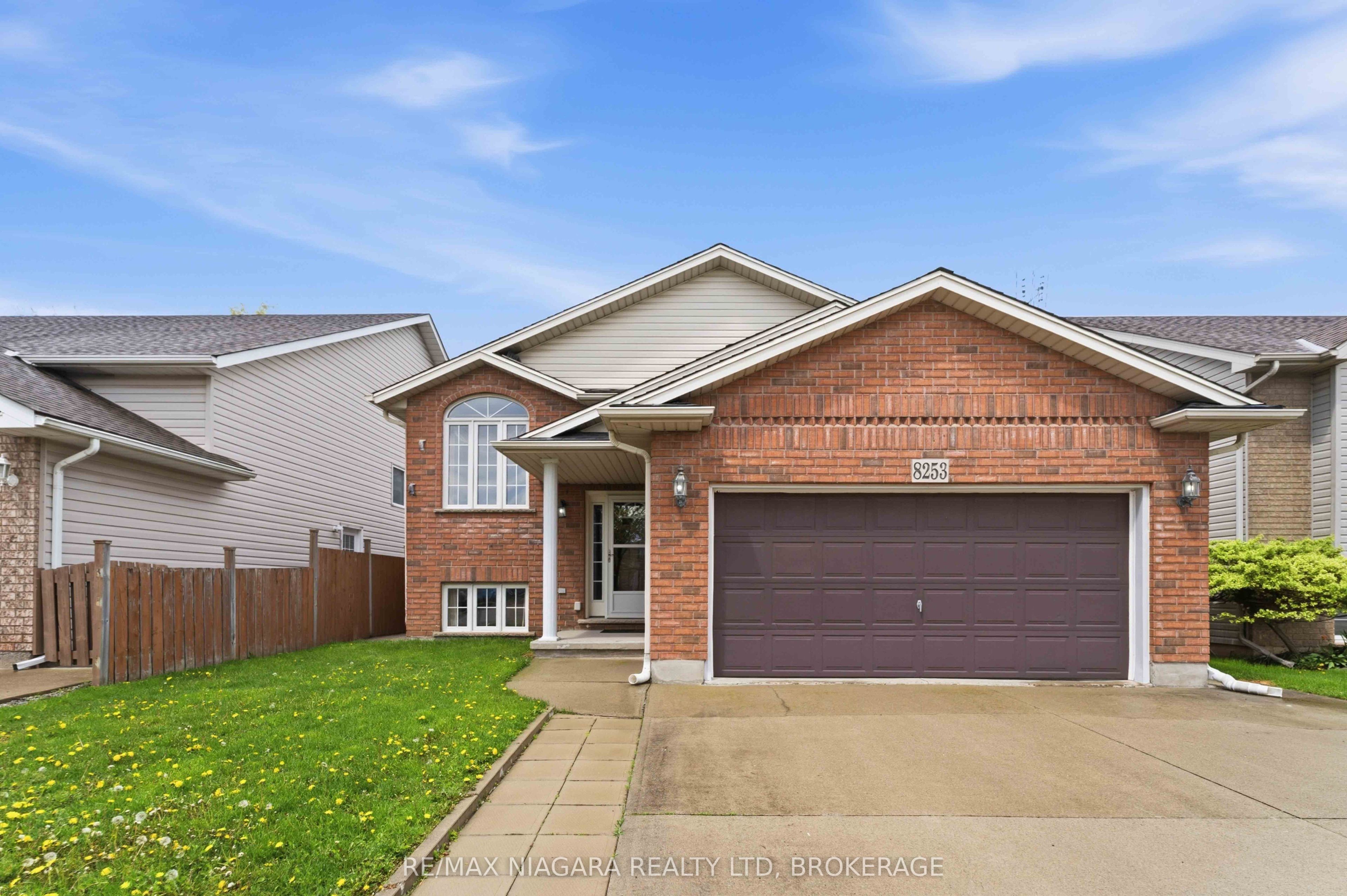 8253 Costabile Drive Property Photo 1