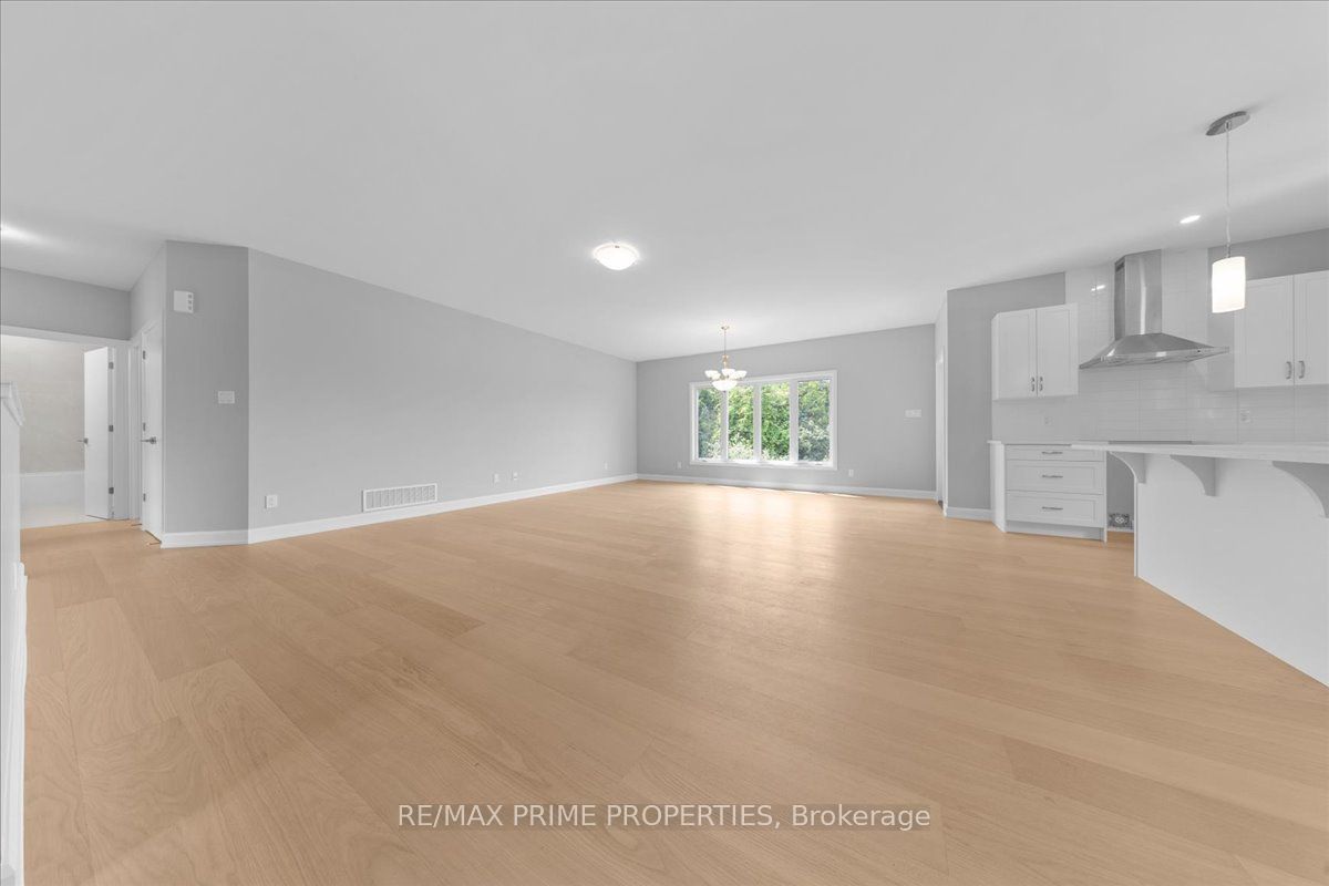 465 Pioneer Road Property Photo 5
