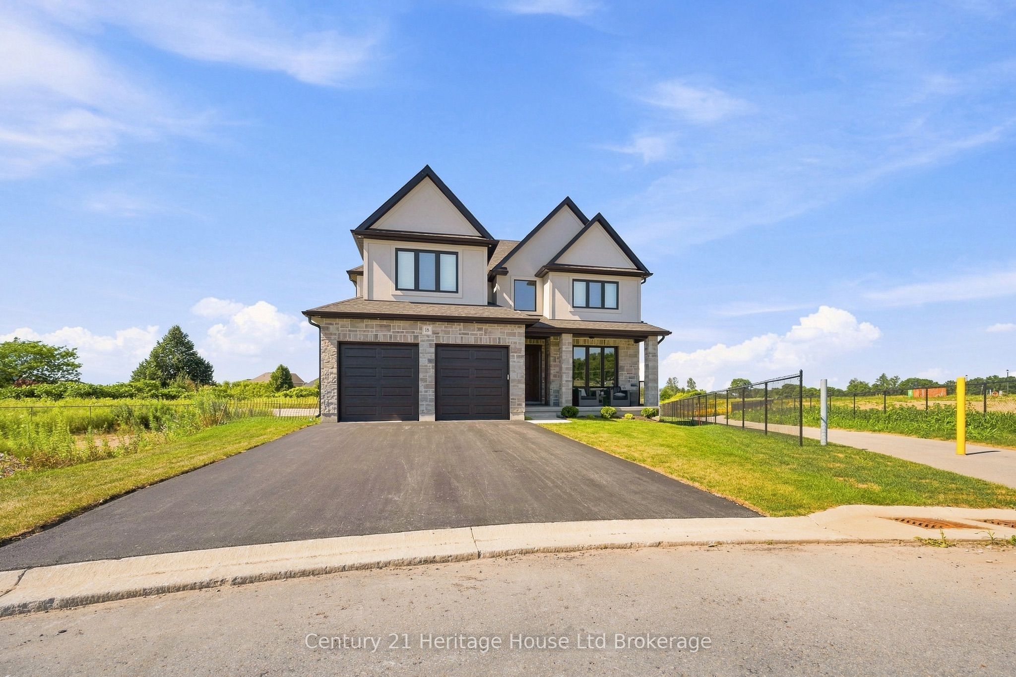 18 Thompson Court Property Photo 2