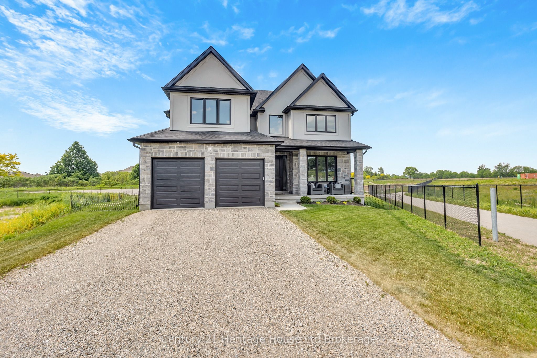 18 Thompson Court Property Photo 4