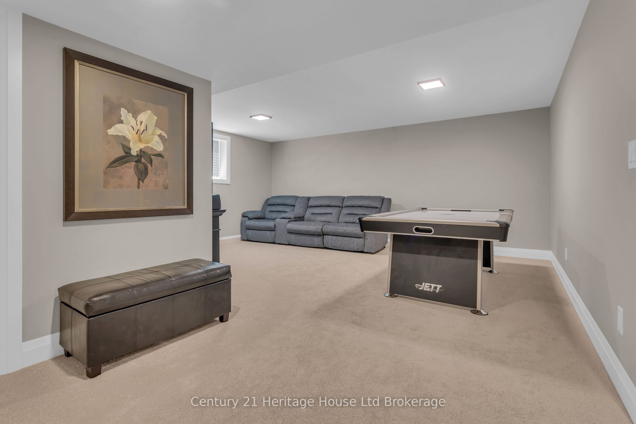 18 Thompson Court Property Photo 36