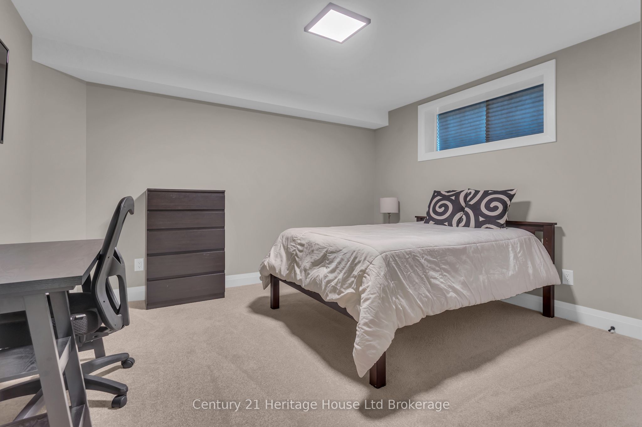 18 Thompson Court Property Photo 37