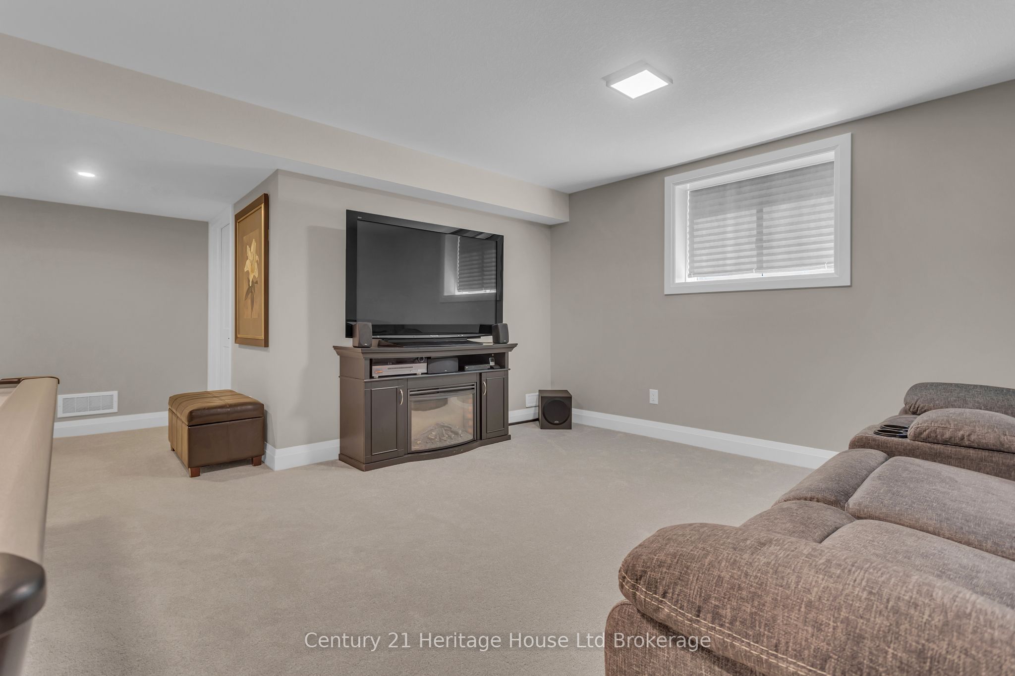 18 Thompson Court Property Photo 38