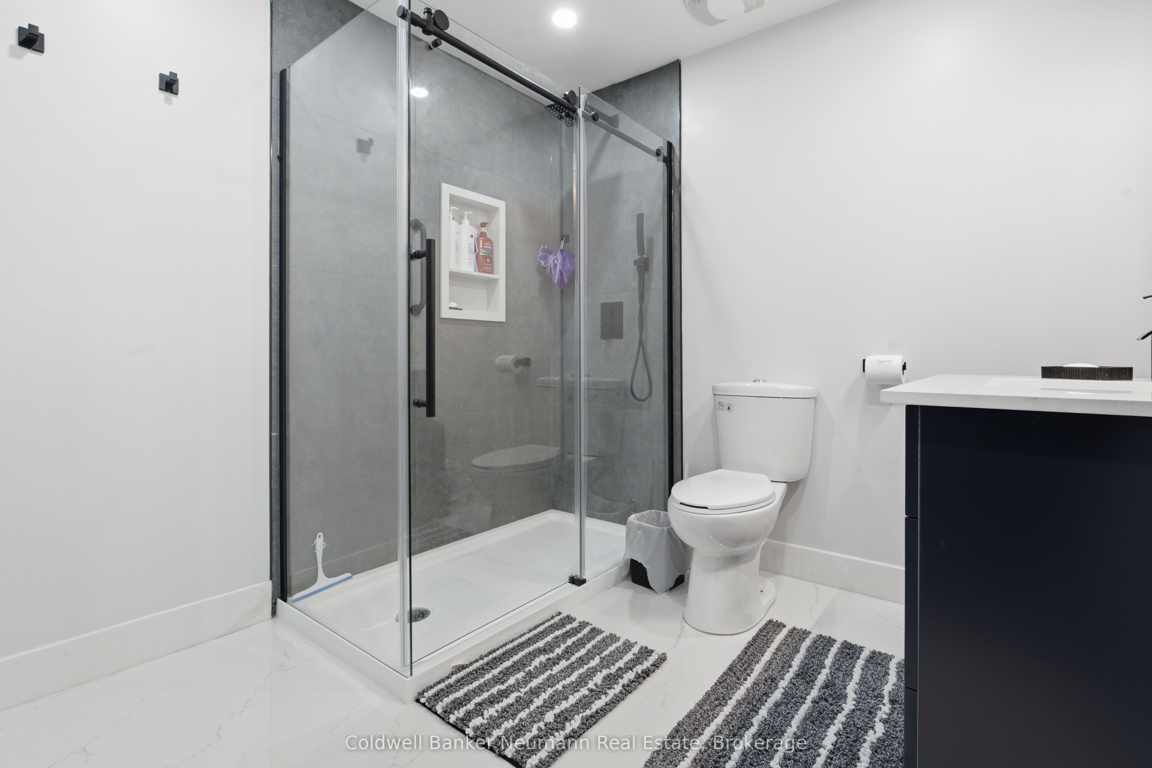 110 Oakes Crescent Property Photo 28