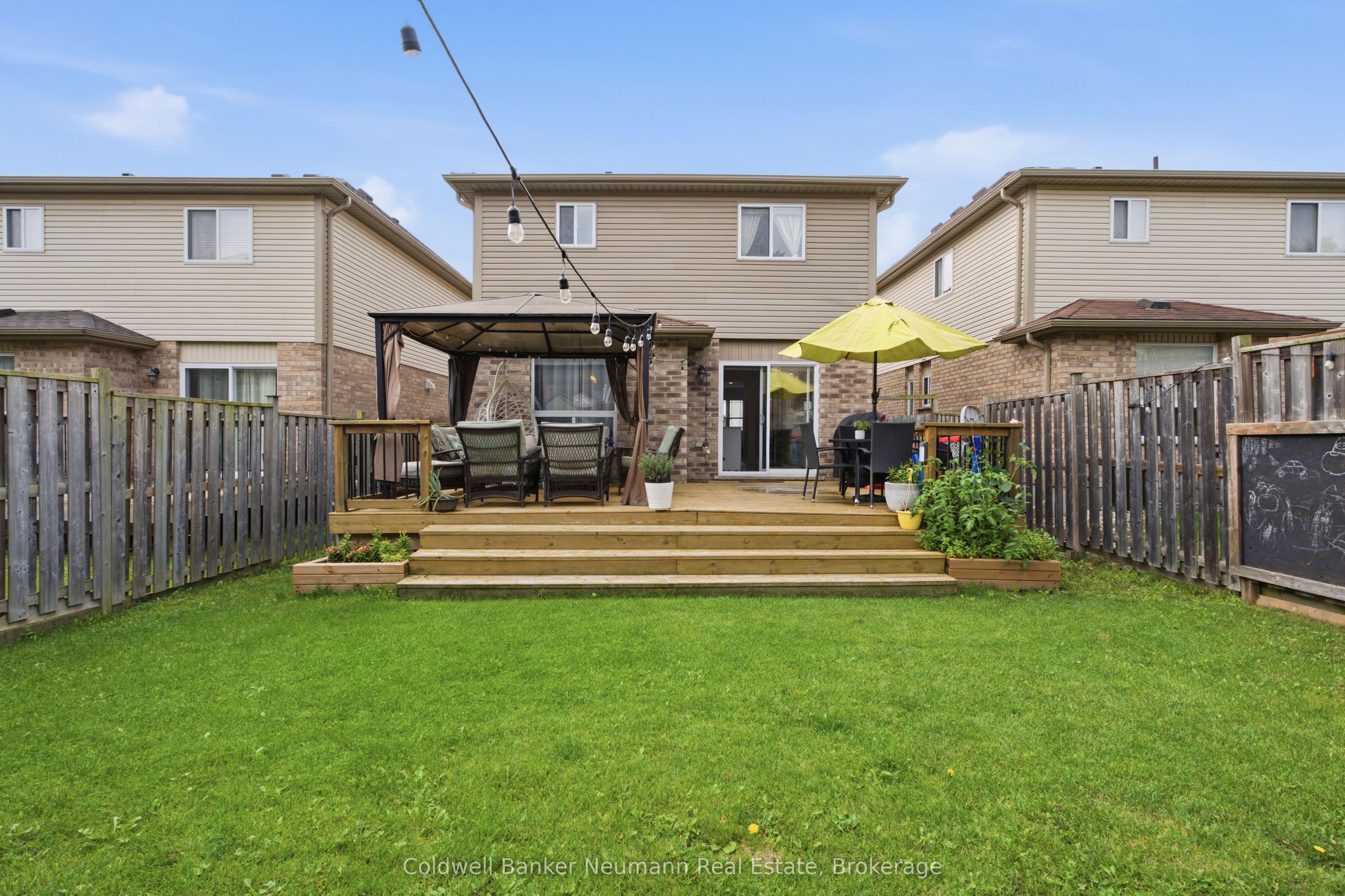 110 Oakes Crescent Property Photo 34