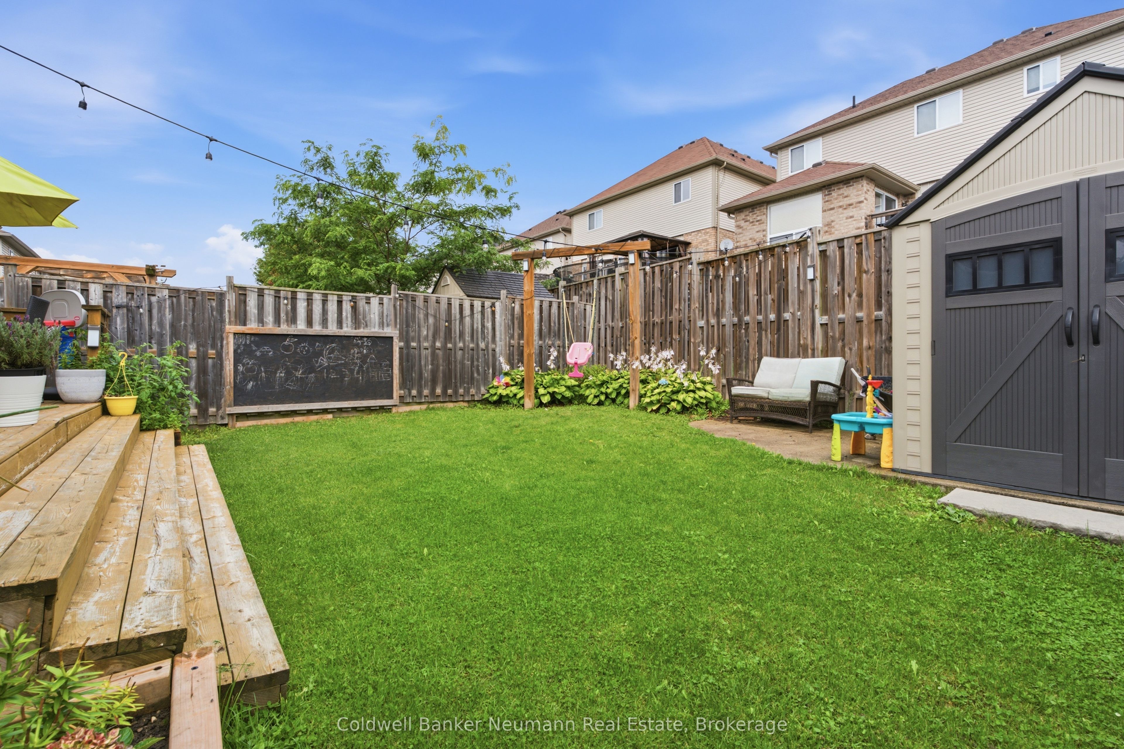 110 Oakes Crescent Property Photo 35