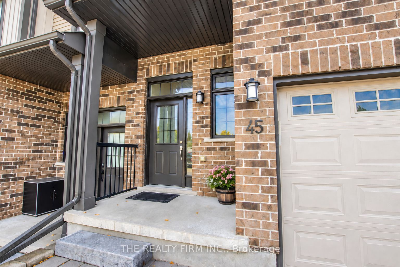 1030 Oakcrossing Gate 45 Property Photo 4