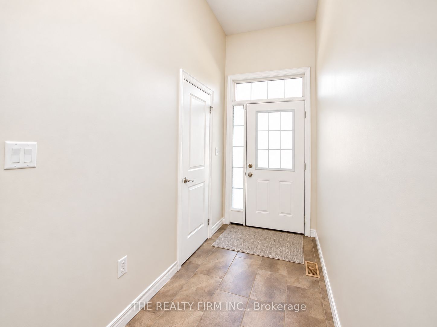 1030 Oakcrossing Gate 45 Property Photo 5