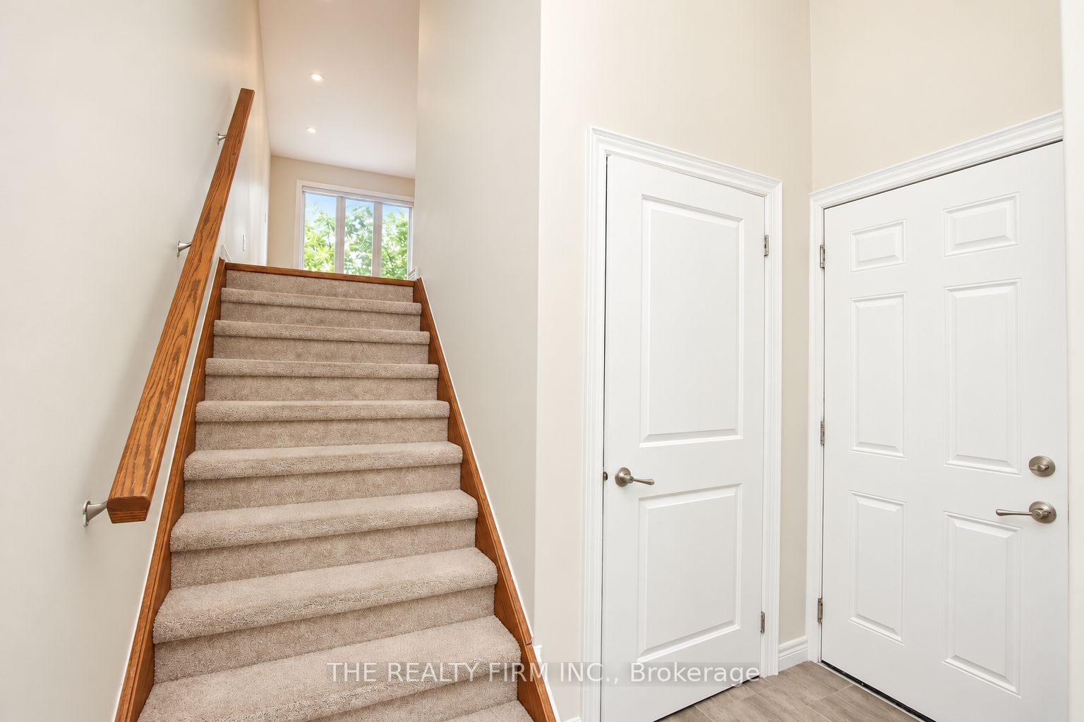 1030 Oakcrossing Gate 45 Property Photo 8